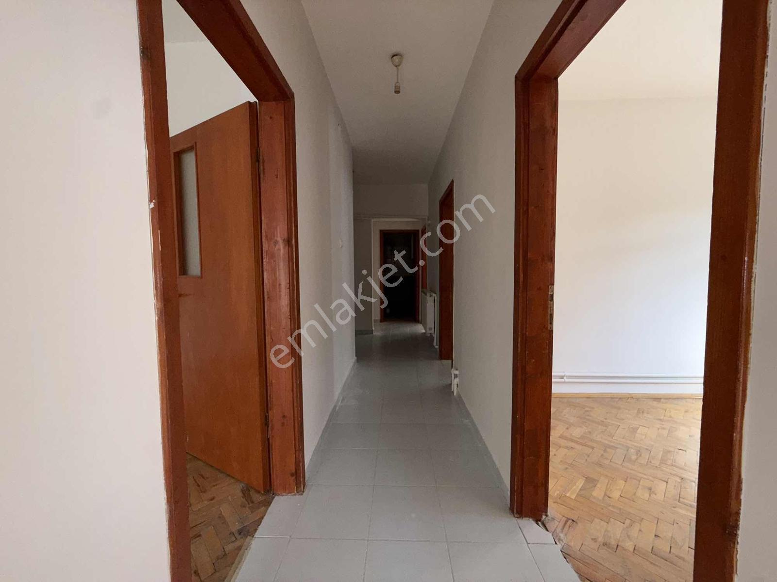 Kuzey'den 3+1 Pursaklar Merkez'de Ara Kat Asansörlü Güney Cephe — fotoğraf 29