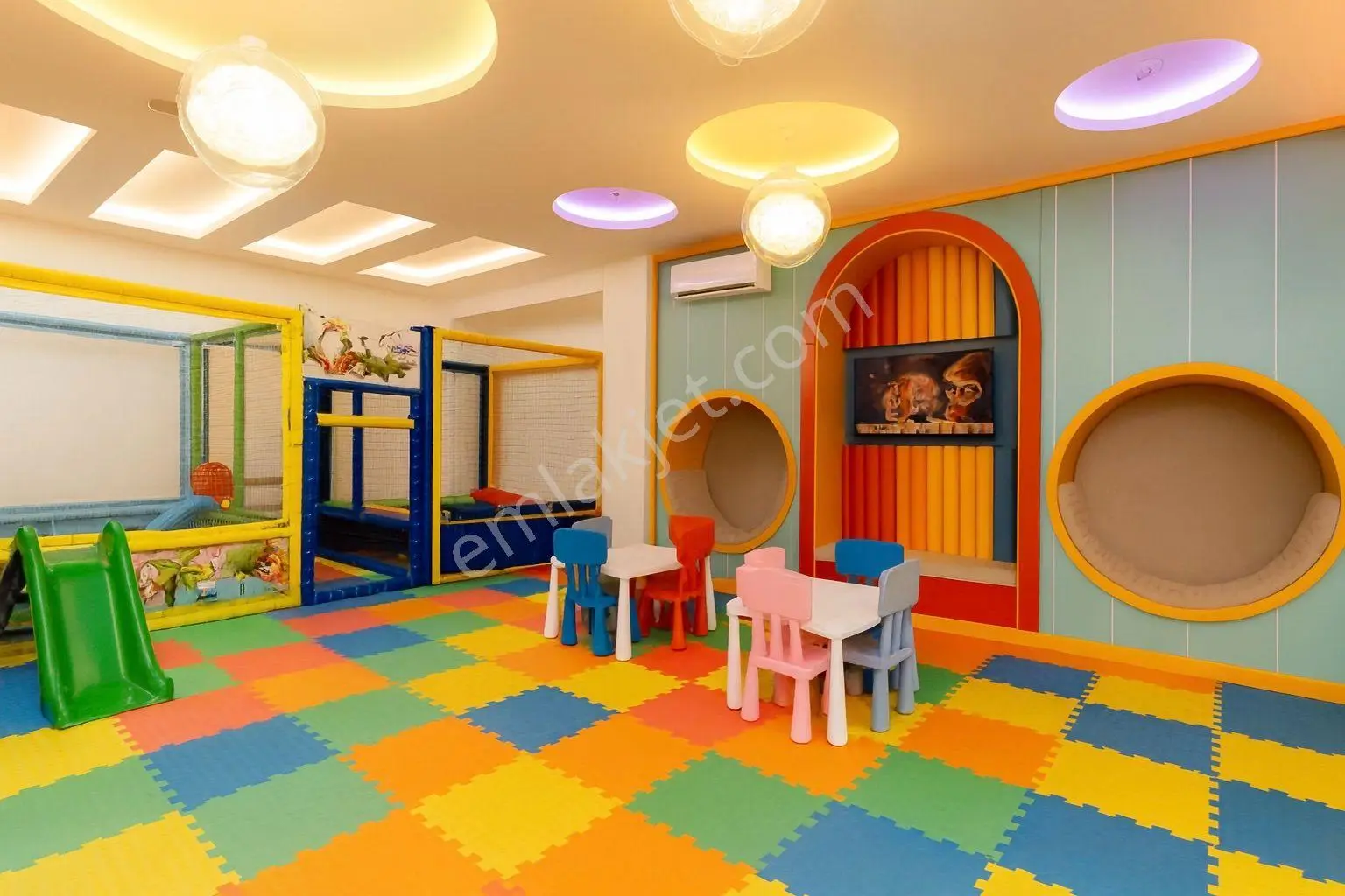 Mahmutlar’da Avm’li Sitede 81 M2 Eşyalı 2 Balkonlu 1+1 Satılık Daire — fotoğraf 15