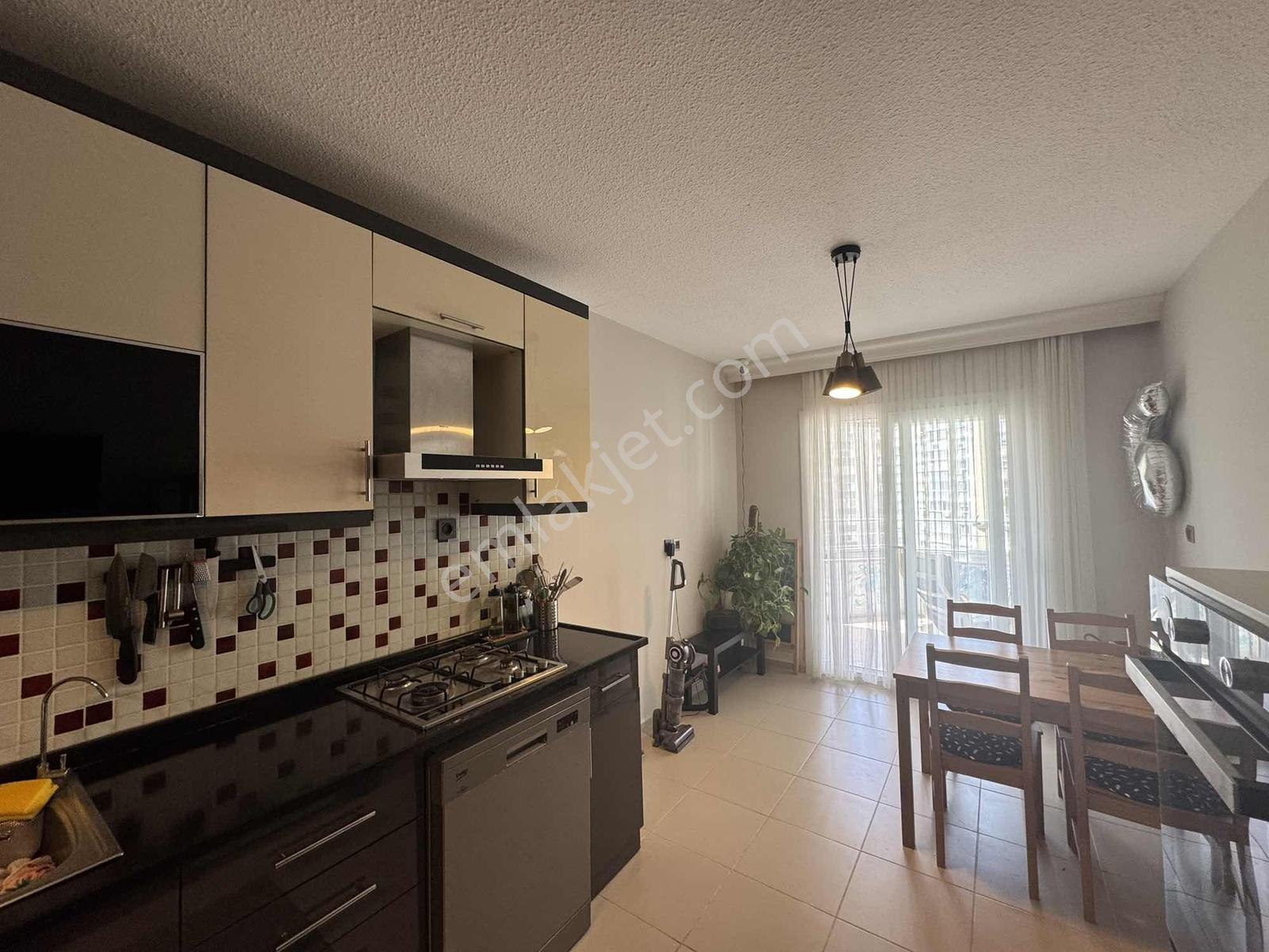 Karşıyaka Mavişehir Flamingo Sitesinde Geniş Tip Satılık 3+1 — fotoğraf 9