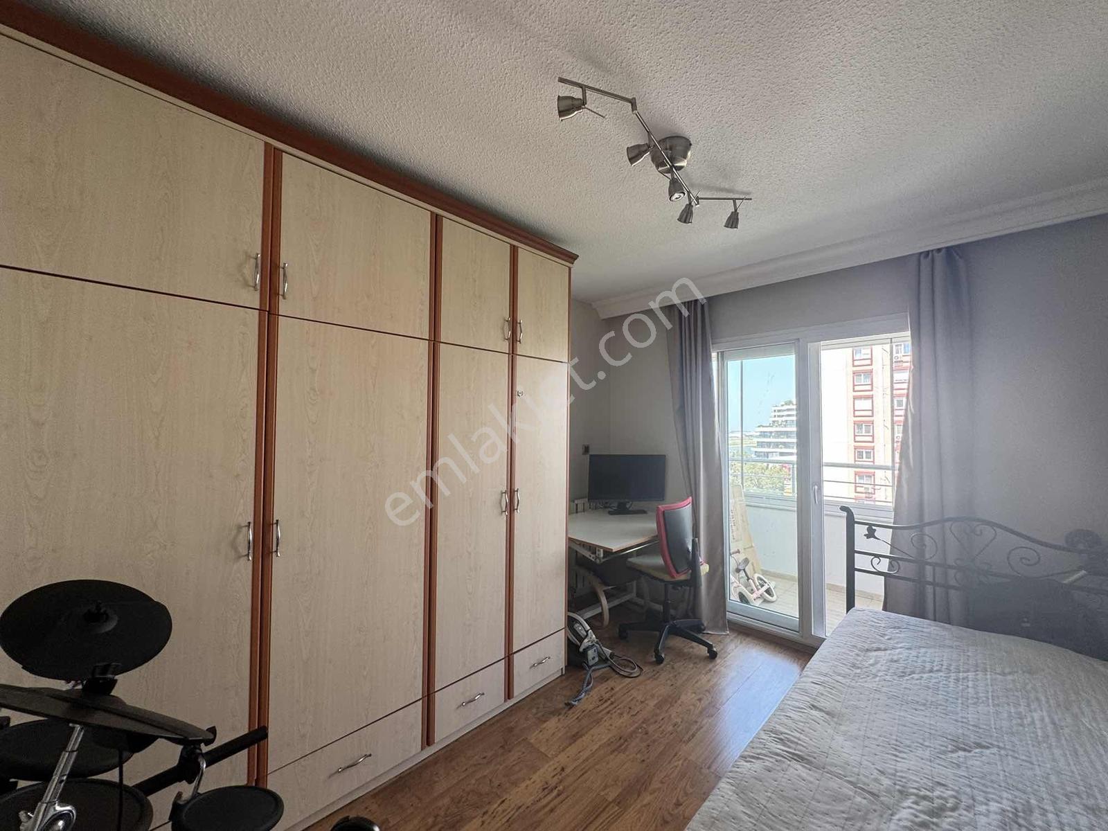 Karşıyaka Mavişehir Flamingo Sitesinde Geniş Tip Satılık 3+1 — fotoğraf 28