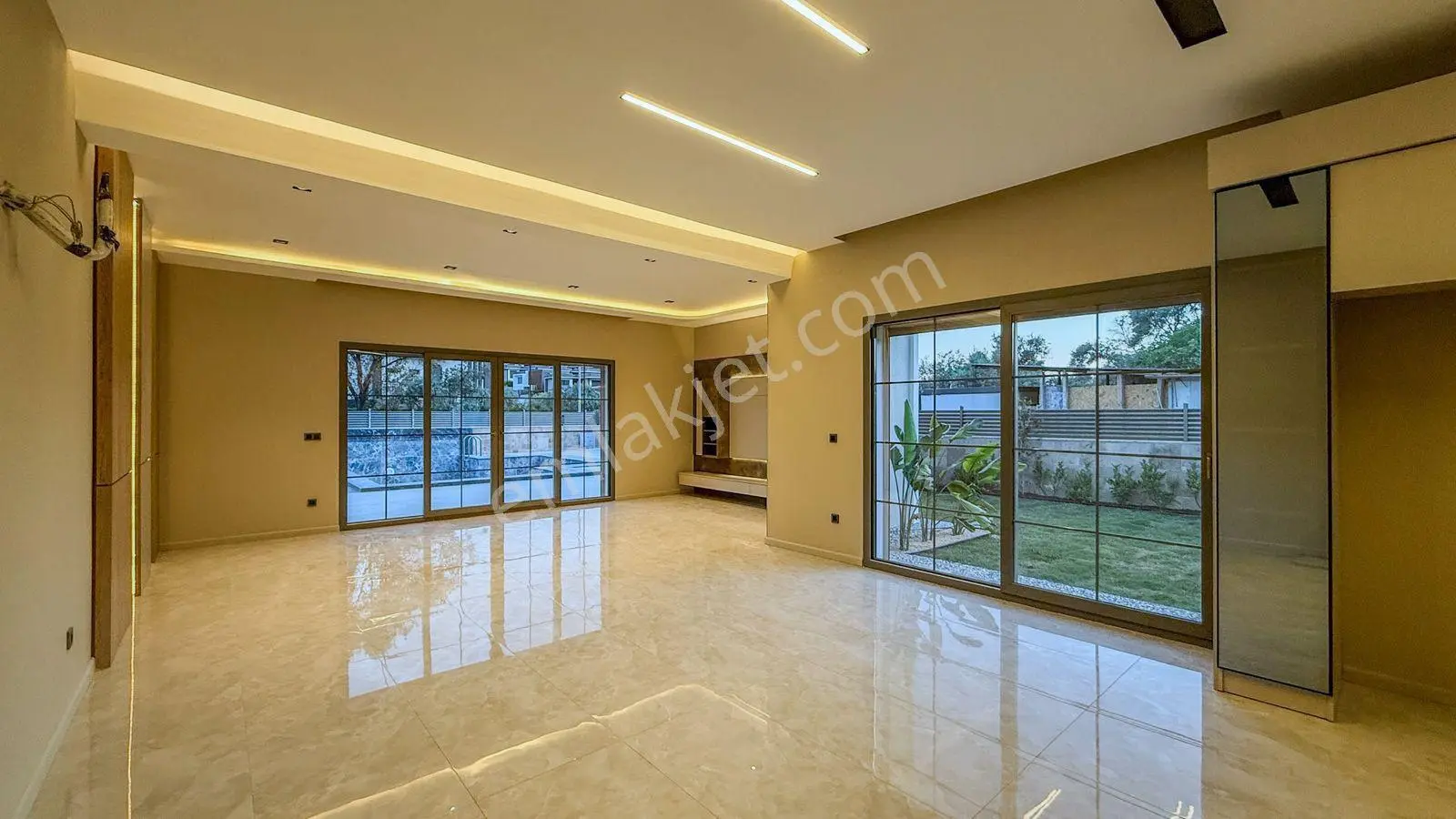 Yavansu Mahallesi'nde Denize Yakın Müstakil Özel Havuzlu Satılık Villa — fotoğraf 3