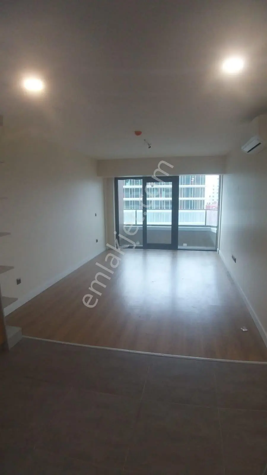 Esenyurt Cumhuriyet E5 Ve Metrobüs Yanı Kiracılı Satılık Residence — fotoğraf 3