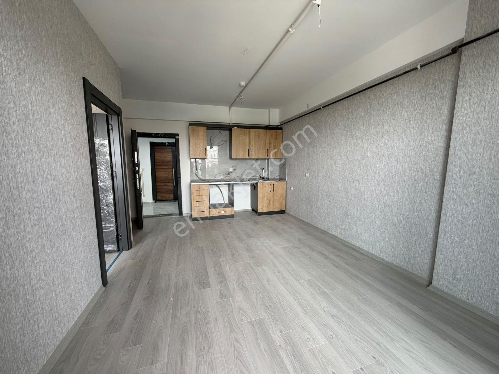 Öğretmen Evi Yanı Kayalar Yapıda Satılık 1+1