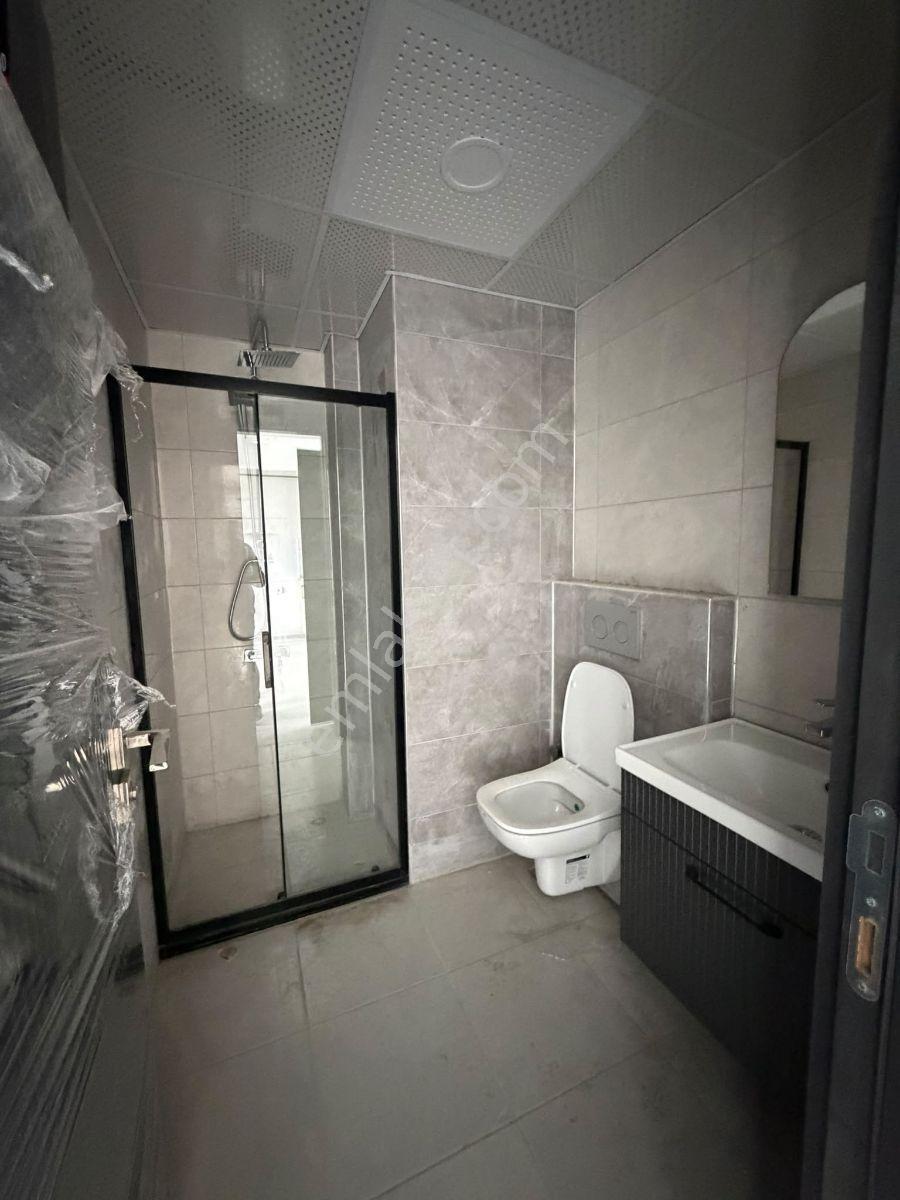 Öğretmen Evi Yanı Kayalar Yapıda Satılık 1+1 — fotoğraf 5