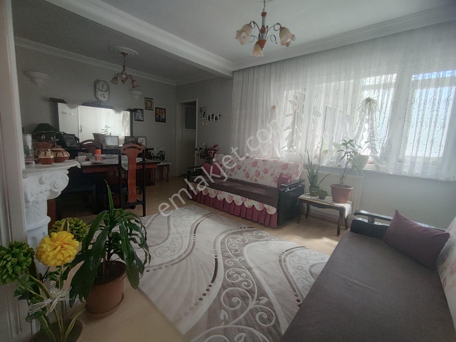 Yeşilova Da Satılık Müstakil Tapulu 3 Katlı Bina — fotoğraf 3