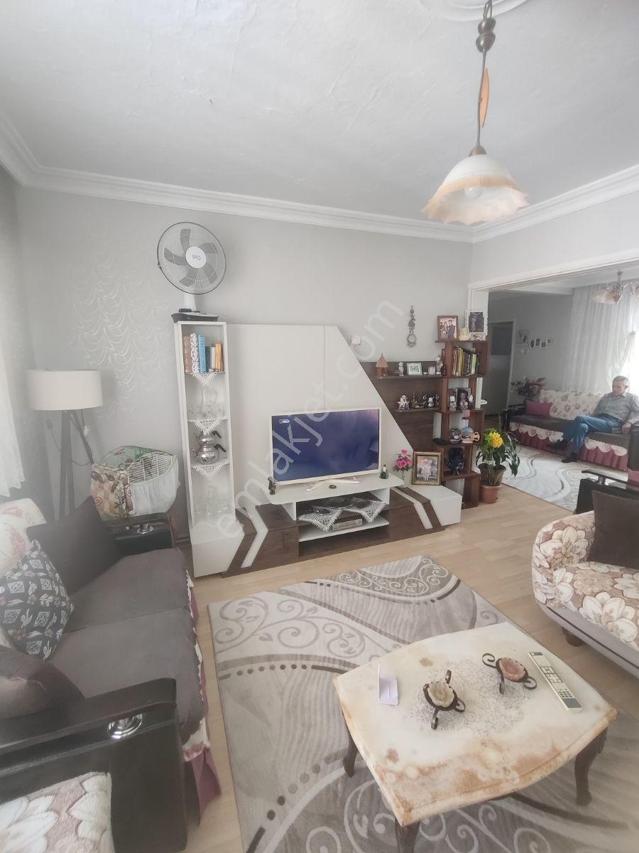 Yeşilova Da Satılık Müstakil Tapulu 3 Katlı Bina — fotoğraf 6