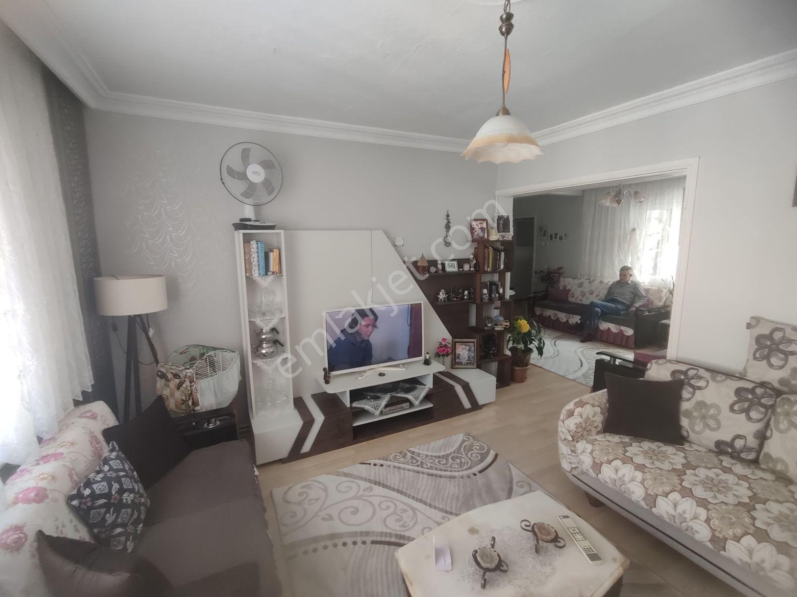 Yeşilova Da Satılık Müstakil Tapulu 3 Katlı Bina — fotoğraf 7