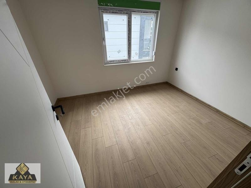 Caddeye Yakın Katta 1. Sınıf İşçilik 2+1 — fotoğraf 5