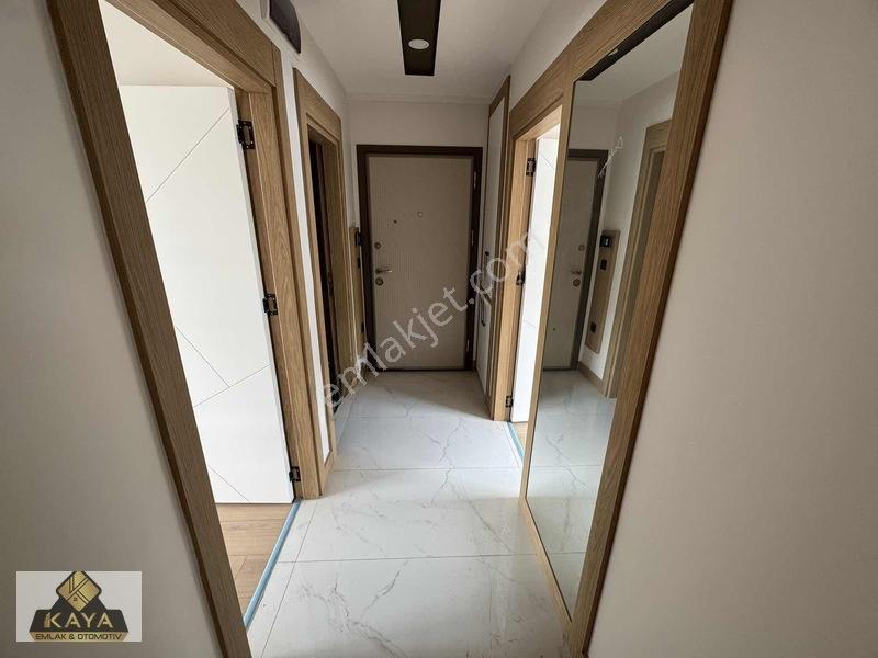 Caddeye Yakın Katta 1. Sınıf İşçilik 2+1 — fotoğraf 9