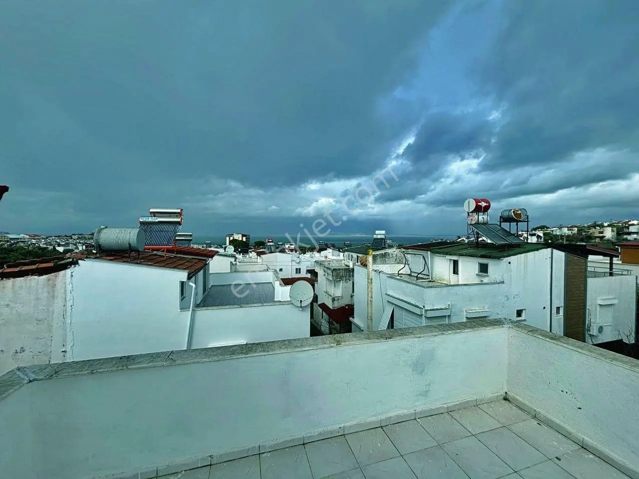 Uytundan Pelitköyde Denize 200metre Doğalgazlı Satılık 4+1 Villa — fotoğraf 2