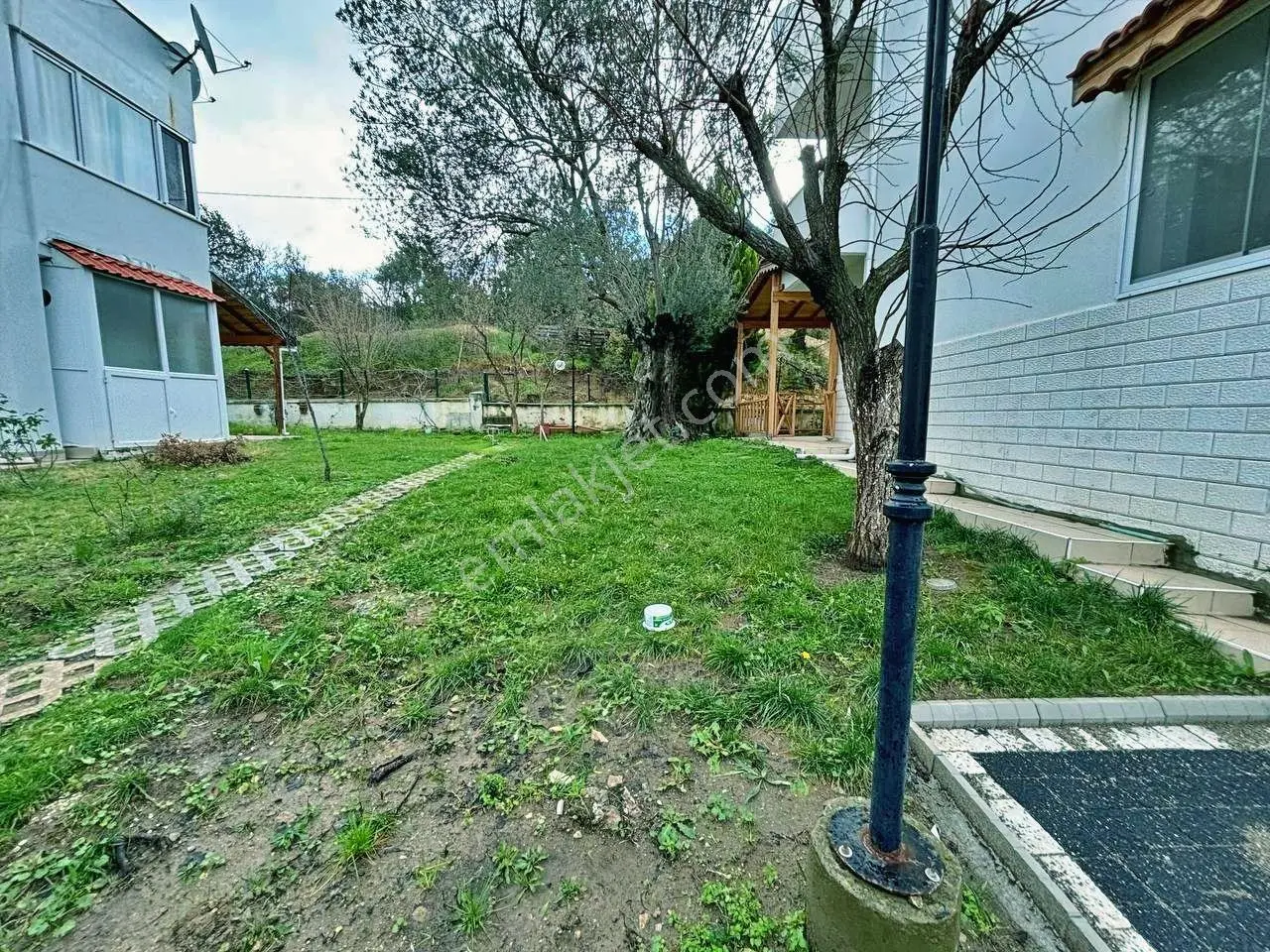 Uytundan Pelitköyde Denize 200metre Doğalgazlı Satılık 4+1 Villa — fotoğraf 18