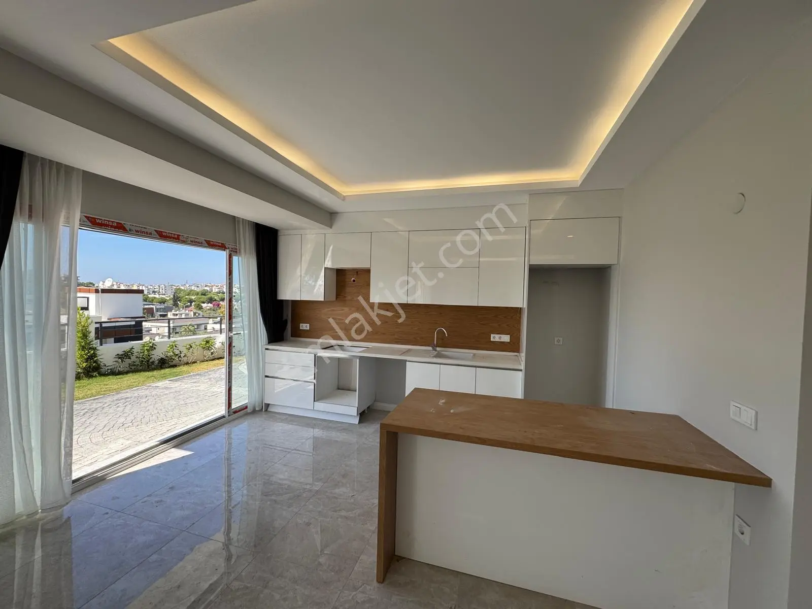 Kuşadası Kadınlar Denizi’nde Bahçeli, Deniz Manzaralı Havuzlu Sitede 2+1 Dubleks — fotoğraf 2