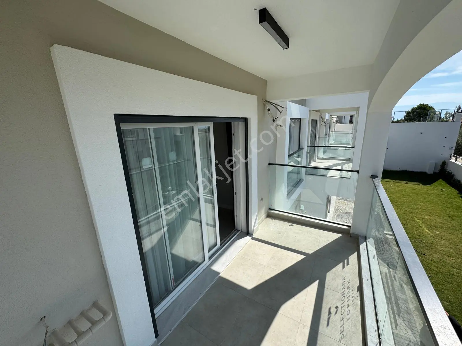Kuşadası Kadınlar Denizi’nde Bahçeli, Deniz Manzaralı Havuzlu Sitede 2+1 Dubleks — fotoğraf 17