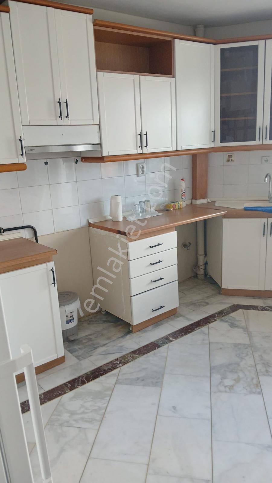 Ümitköy Metro Yürüme Mesafesinde Aykon Sitesi 4+1 Satılık Daire — fotoğraf 4