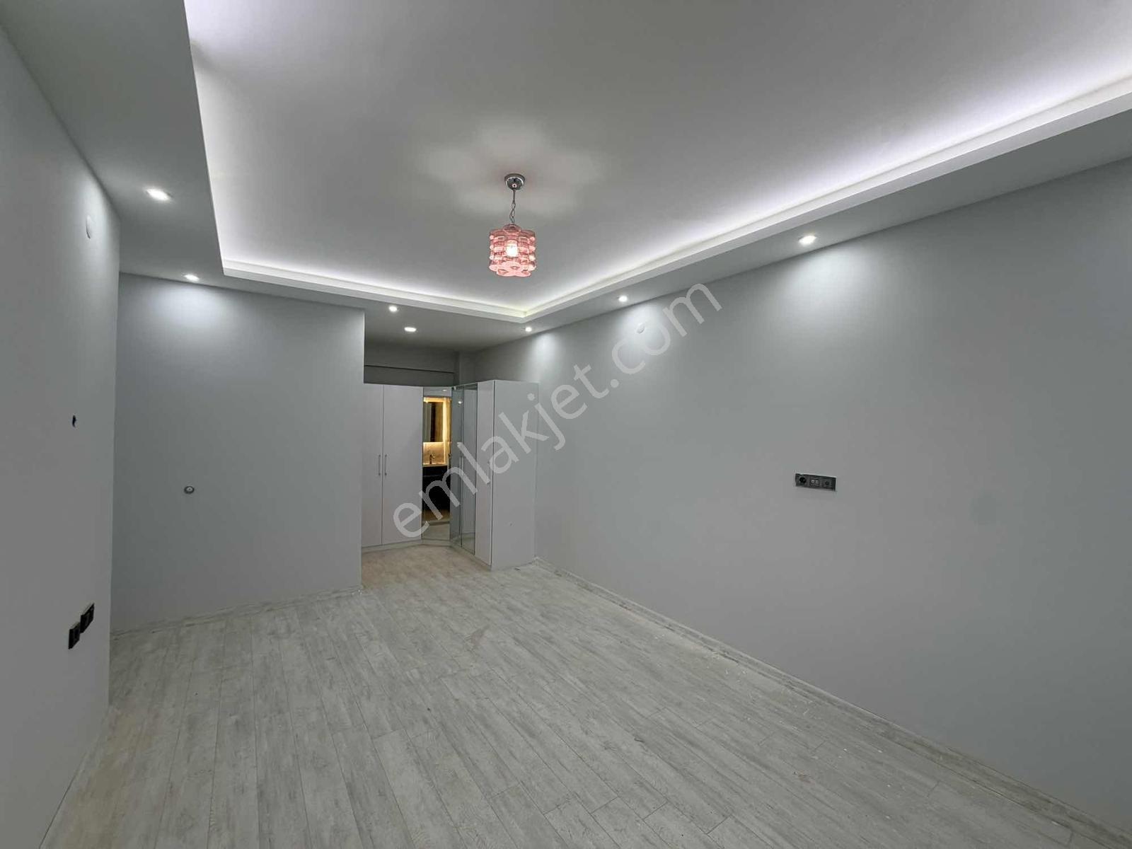 Yusuf Karadağlıdan K.otoparklı Satılık Ultralüks 4+1 260 Metre — fotoğraf 5