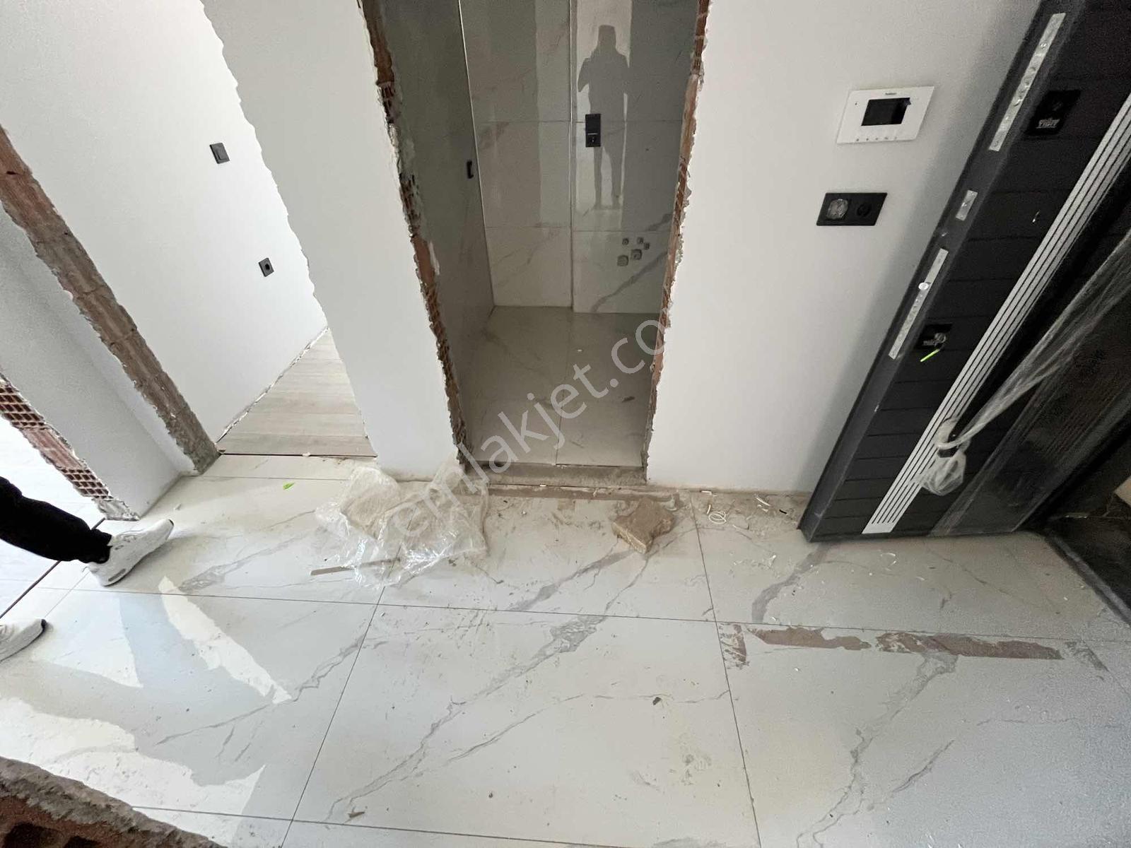 Gömeç'te Asansörlü Ara Kat Satılık 2+1 Daire — fotoğraf 7