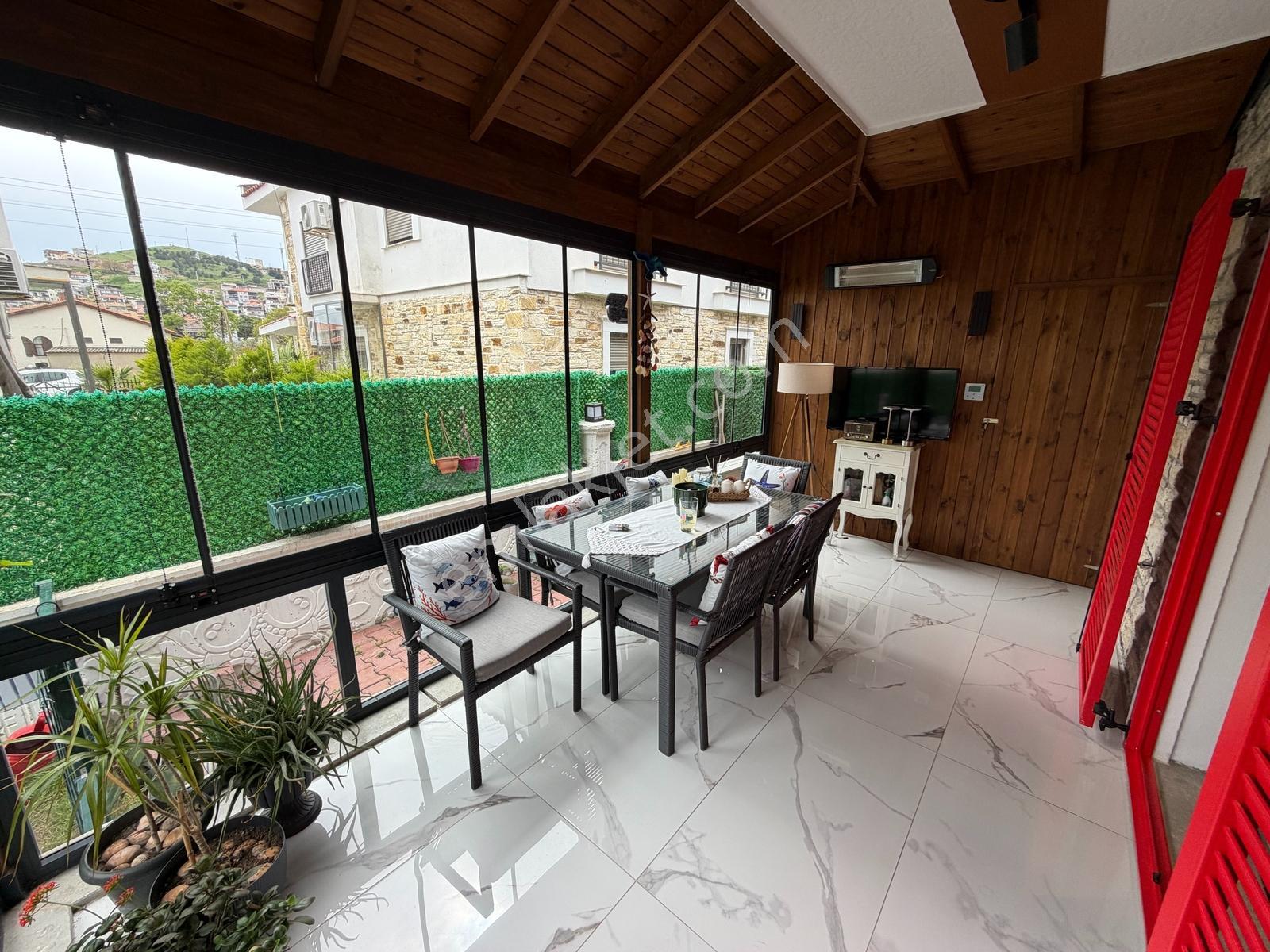Foça Bağarası'nda Merkezi Konumda Satılık 3+1 Villa Isı Pompalı — fotoğraf 7