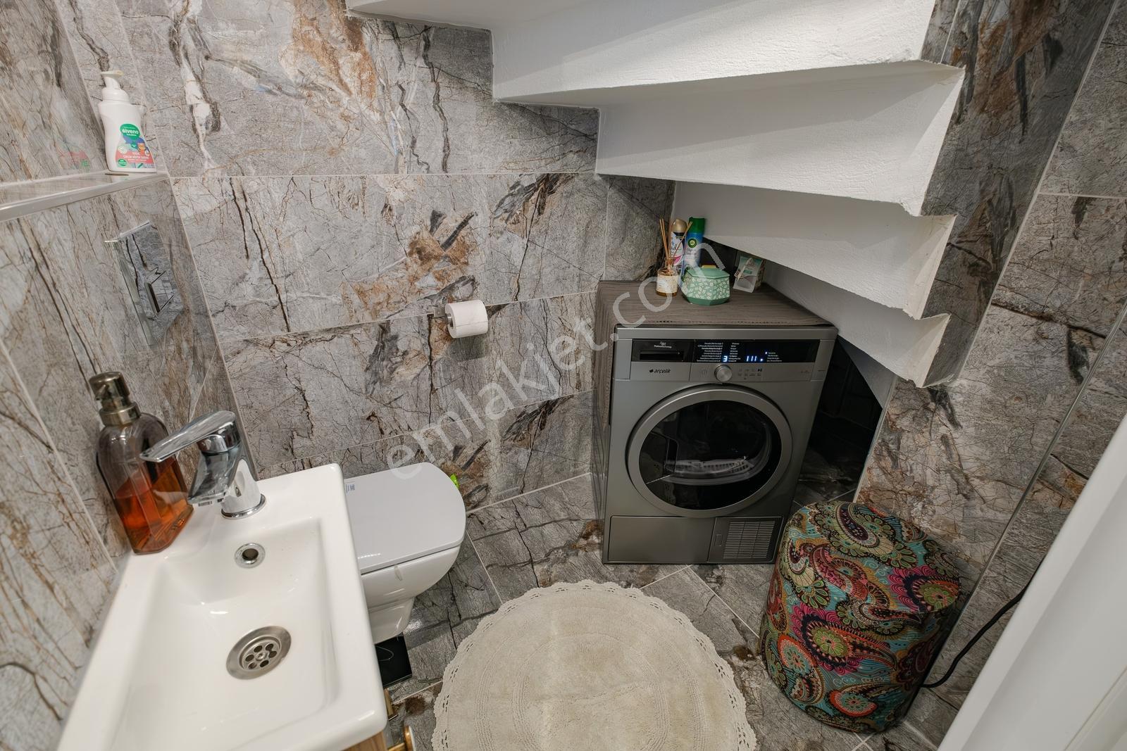 Foça Bağarası'nda Merkezi Konumda Satılık 3+1 Villa Isı Pompalı — fotoğraf 9