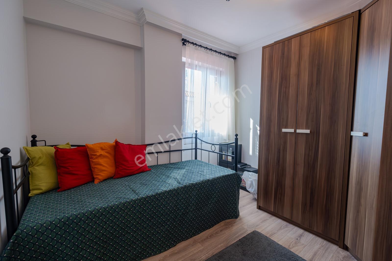 Foça Bağarası'nda Merkezi Konumda Satılık 3+1 Villa Isı Pompalı — fotoğraf 10