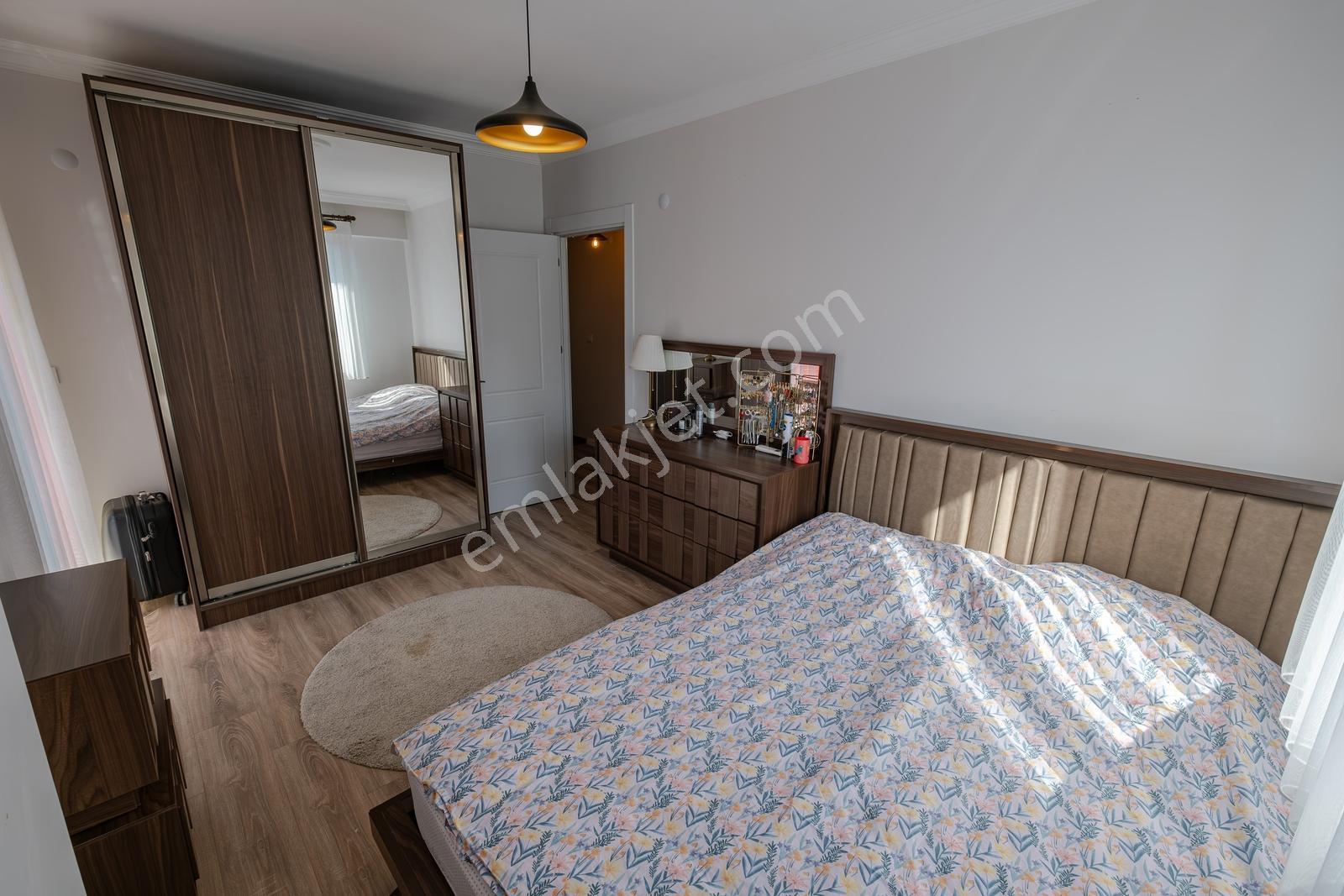 Foça Bağarası'nda Merkezi Konumda Satılık 3+1 Villa Isı Pompalı — fotoğraf 11