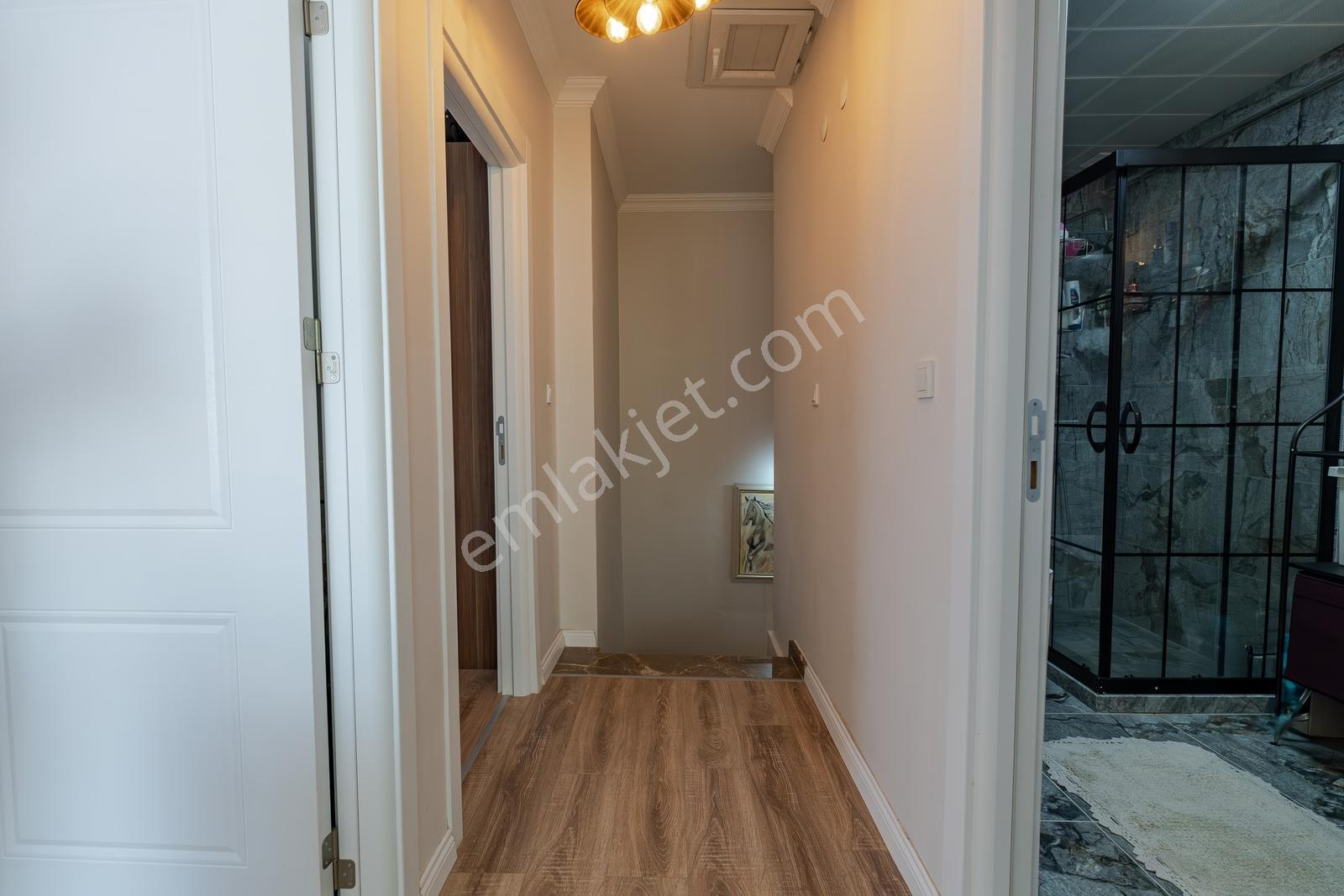 Foça Bağarası'nda Merkezi Konumda Satılık 3+1 Villa Isı Pompalı — fotoğraf 19