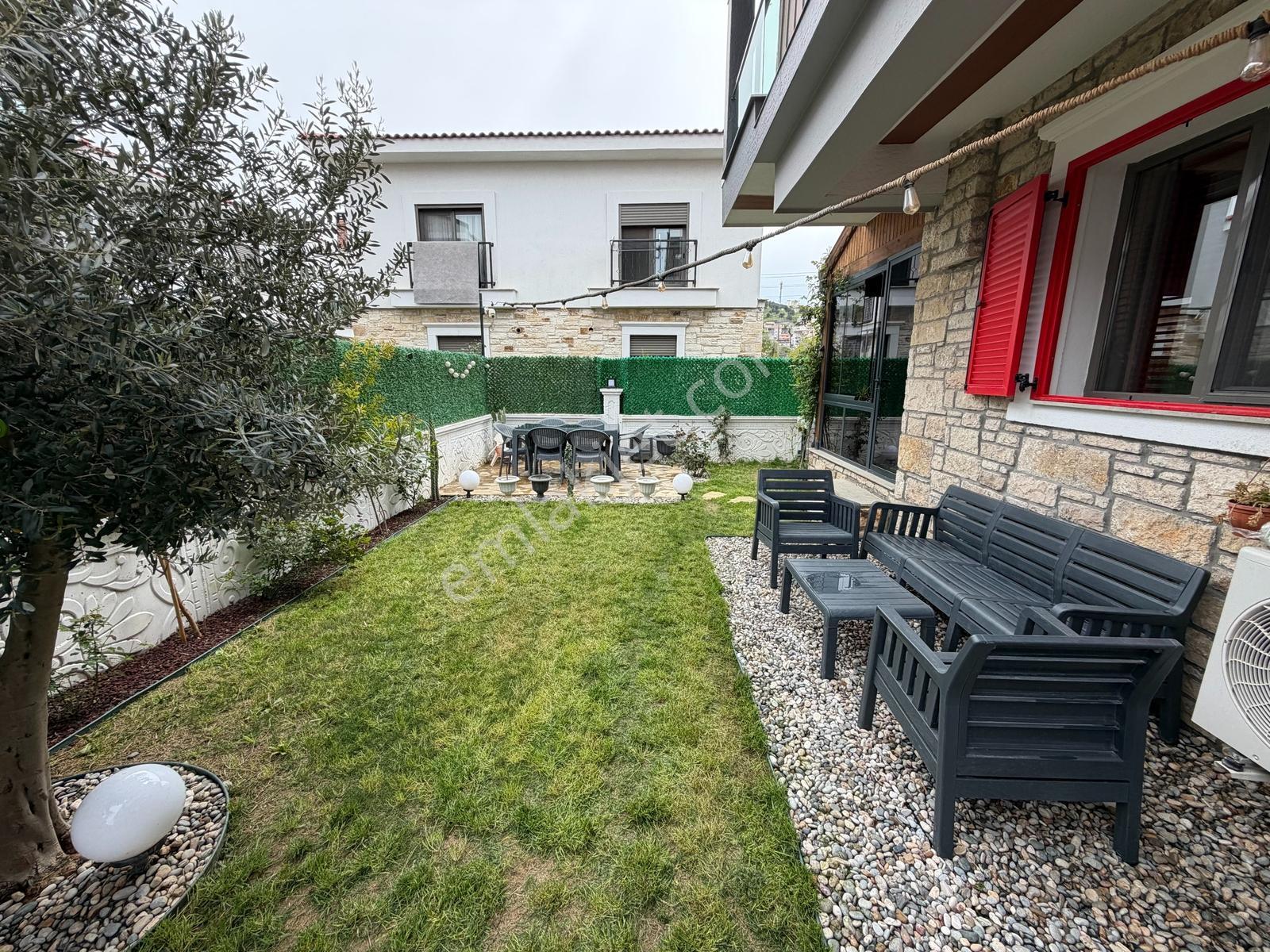 Foça Bağarası'nda Merkezi Konumda Satılık 3+1 Villa Isı Pompalı — fotoğraf 26