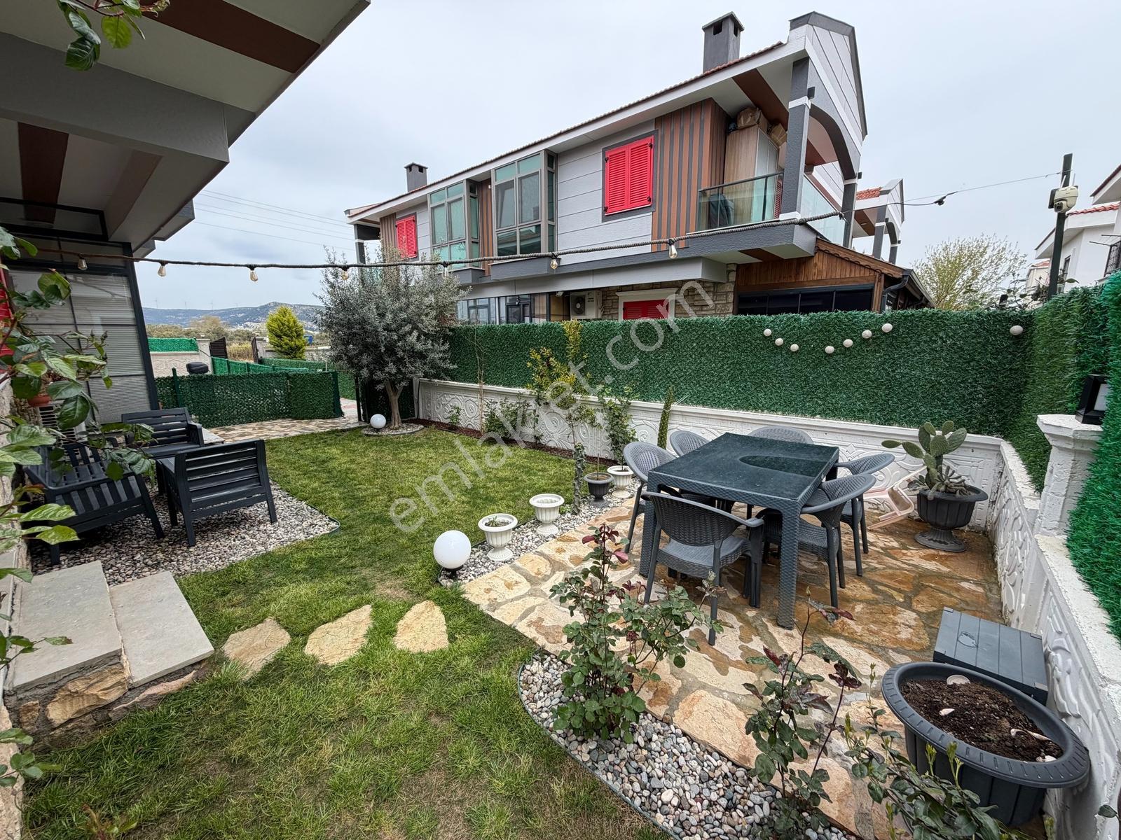 Foça Bağarası'nda Merkezi Konumda Satılık 3+1 Villa Isı Pompalı — fotoğraf 28