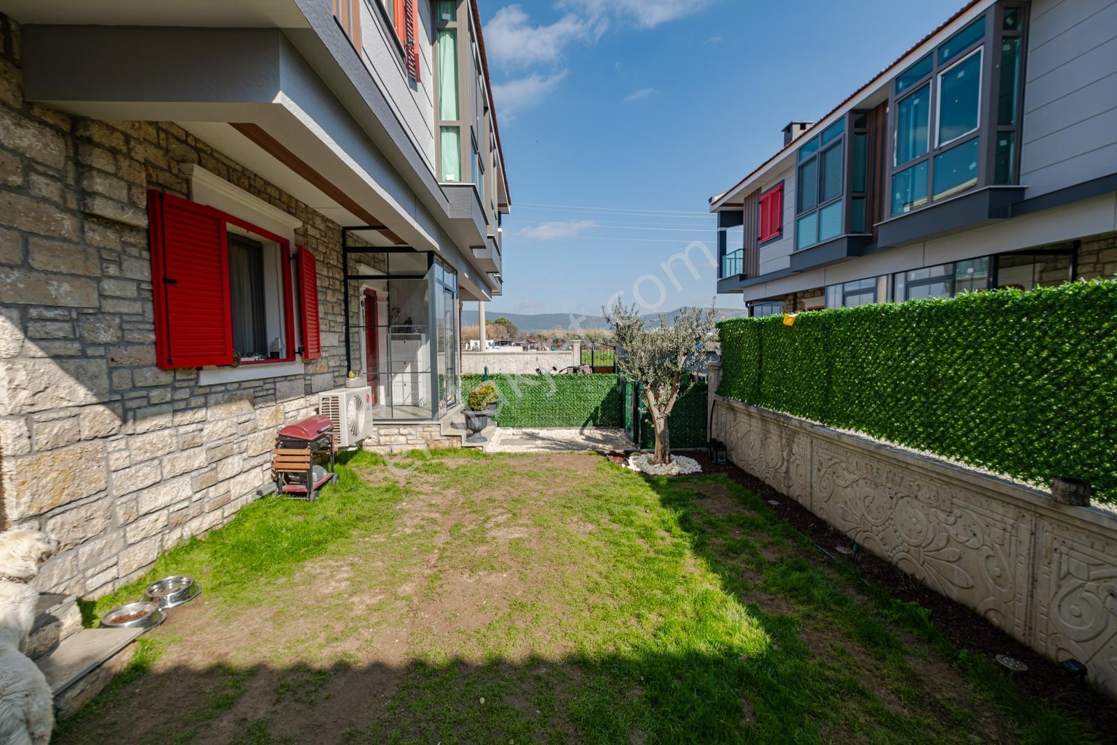 Foça Bağarası'nda Merkezi Konumda Satılık 3+1 Villa Isı Pompalı — fotoğraf 30