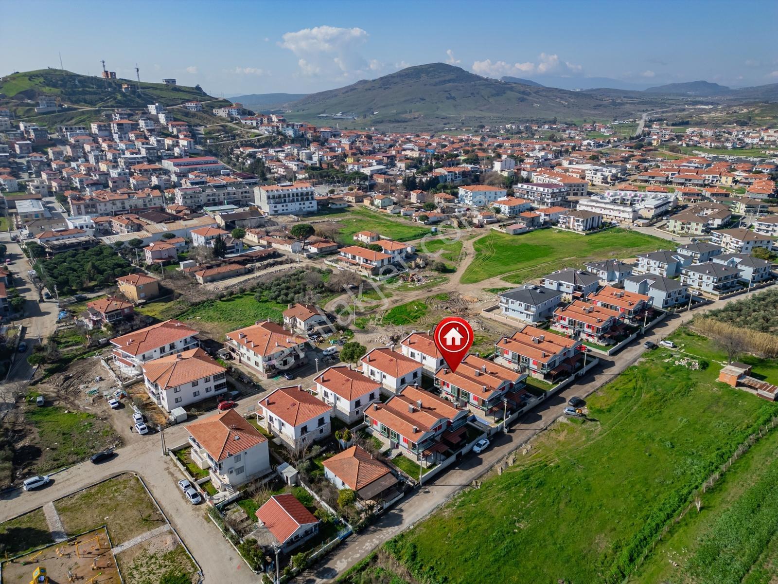 Foça Bağarası'nda Merkezi Konumda Satılık 3+1 Villa Isı Pompalı — fotoğraf 33