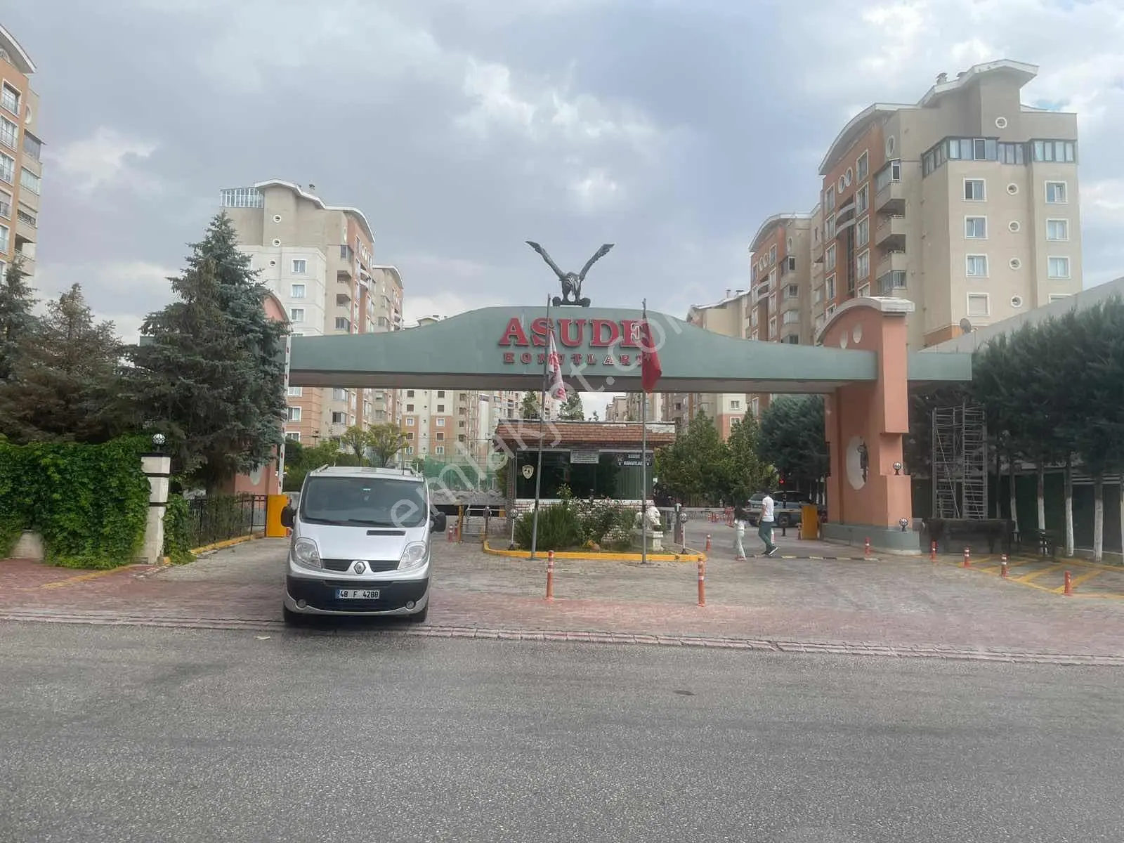 Novaland Yakını Site İçi 4+1 Satılık Bahçe Katı (pazarlıksız) — fotoğraf 2