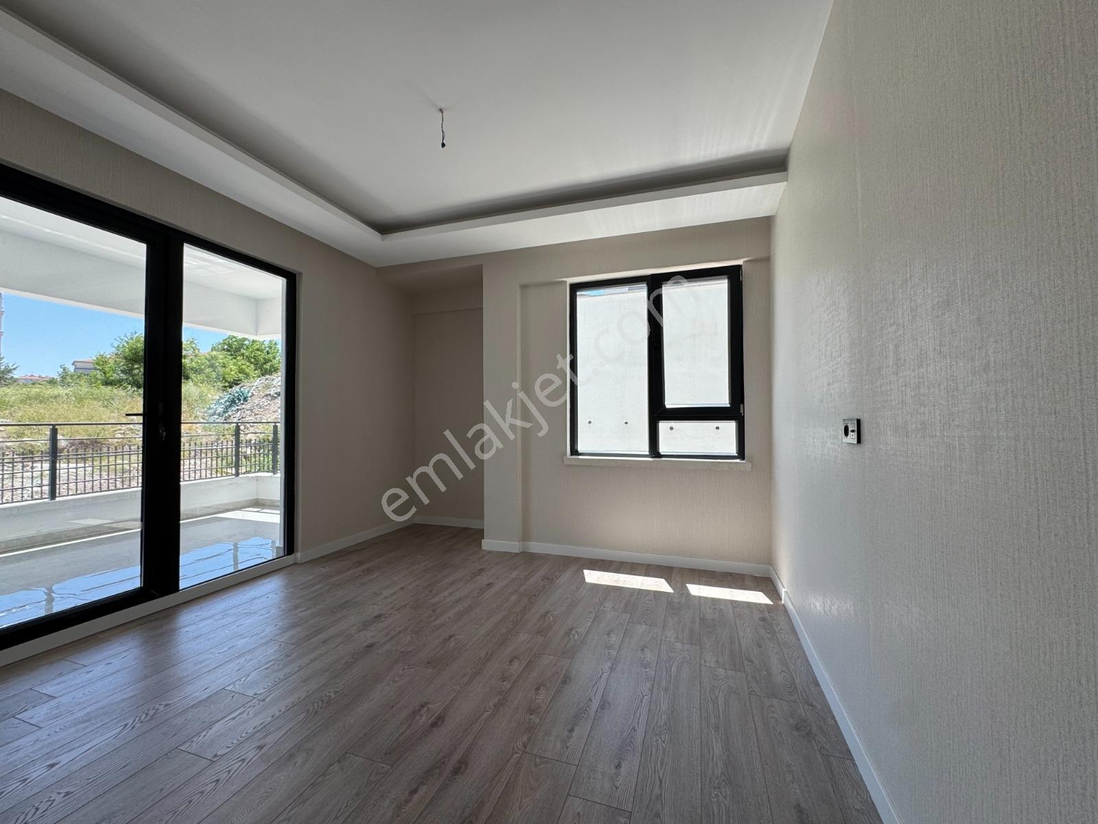 Kuzey'den 3+1 Sıfır Site'de Full Yapılı Merkezi Konumda Daire — fotoğraf 15