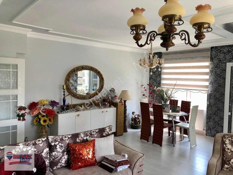 Remax Şehır'den Yalova Sahilde Satılık 3+1 Daire Masrafsız — fotoğraf 2