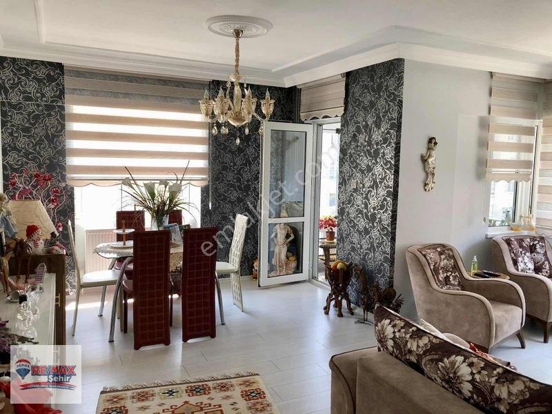 Remax Şehır'den Yalova Sahilde Satılık 3+1 Daire Masrafsız — fotoğraf 3