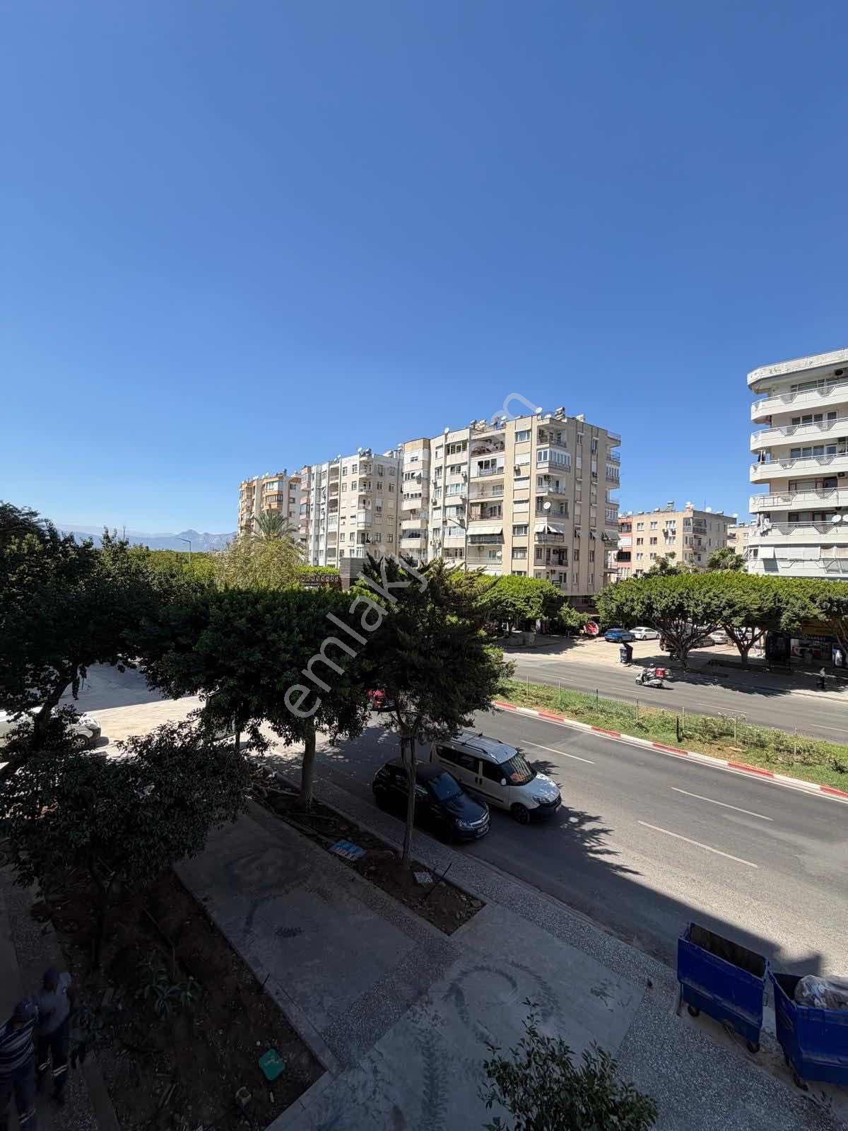 Yüzüncü Yıl'da Cadde Üzeri 2+1 Satılık Daire — fotoğraf 15