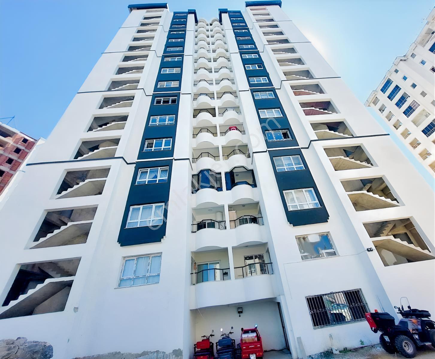 Kuşadası Değirmendere'de Kısmi Deniz Manzaralı 2+1 Satılık Daire — fotoğraf 2
