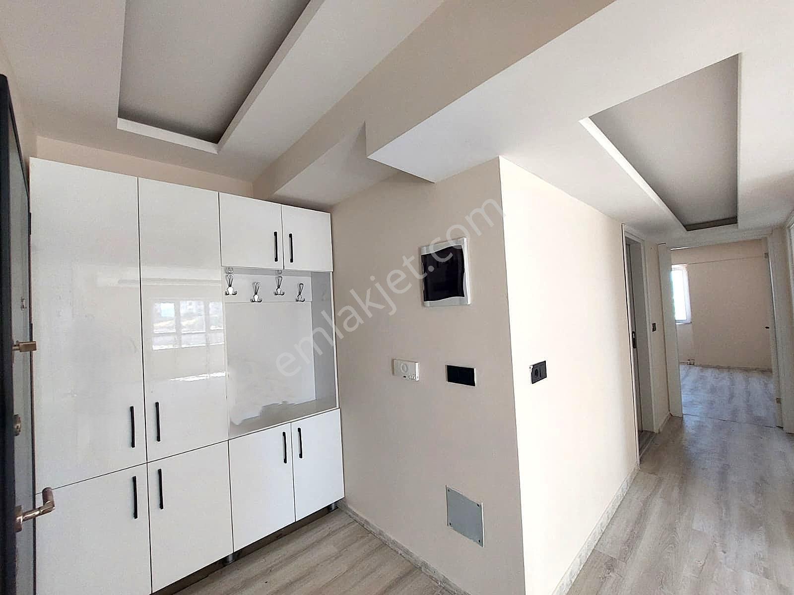 Kuşadası Değirmendere'de Kısmi Deniz Manzaralı 2+1 Satılık Daire — fotoğraf 16