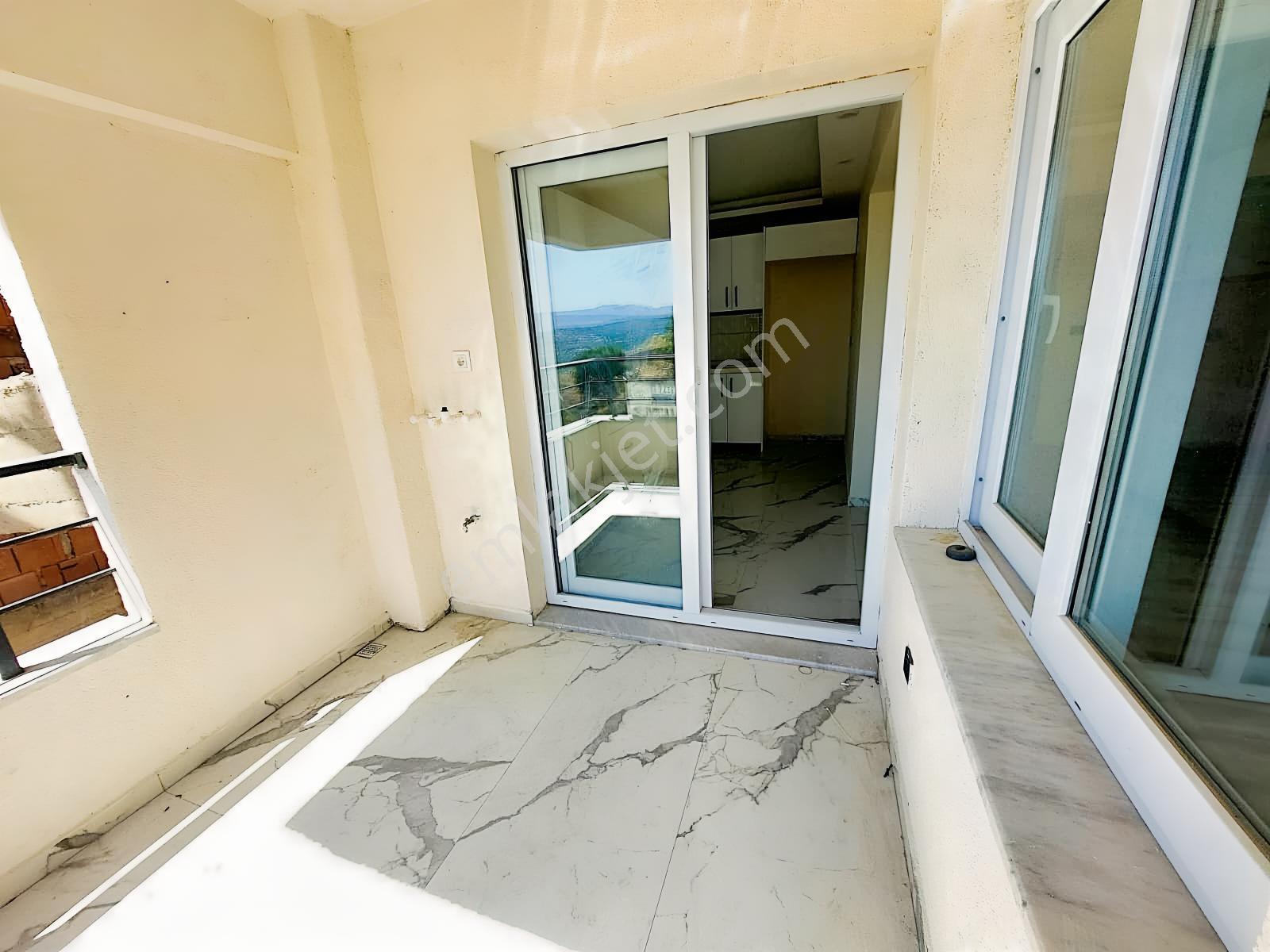 Kuşadası Değirmendere'de Kısmi Deniz Manzaralı 2+1 Satılık Daire — fotoğraf 17