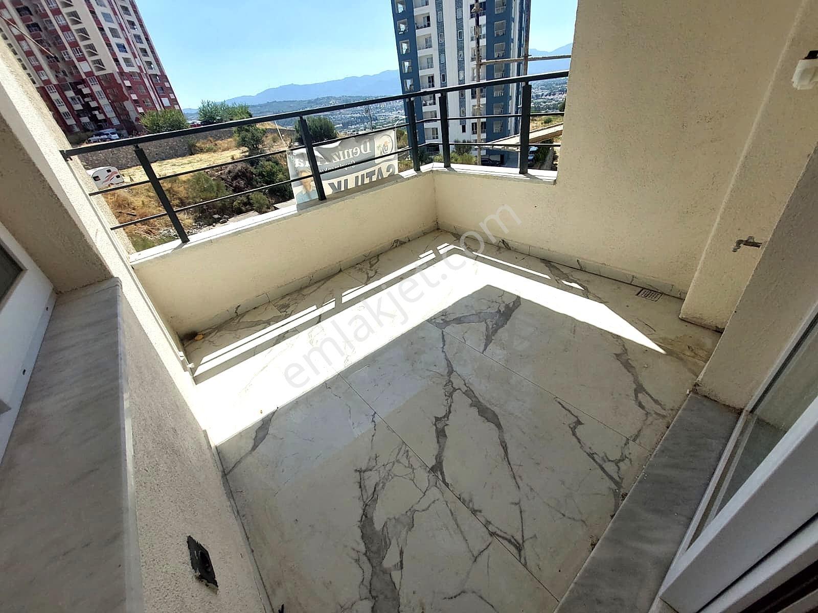Kuşadası Değirmendere'de Kısmi Deniz Manzaralı 2+1 Satılık Daire — fotoğraf 19