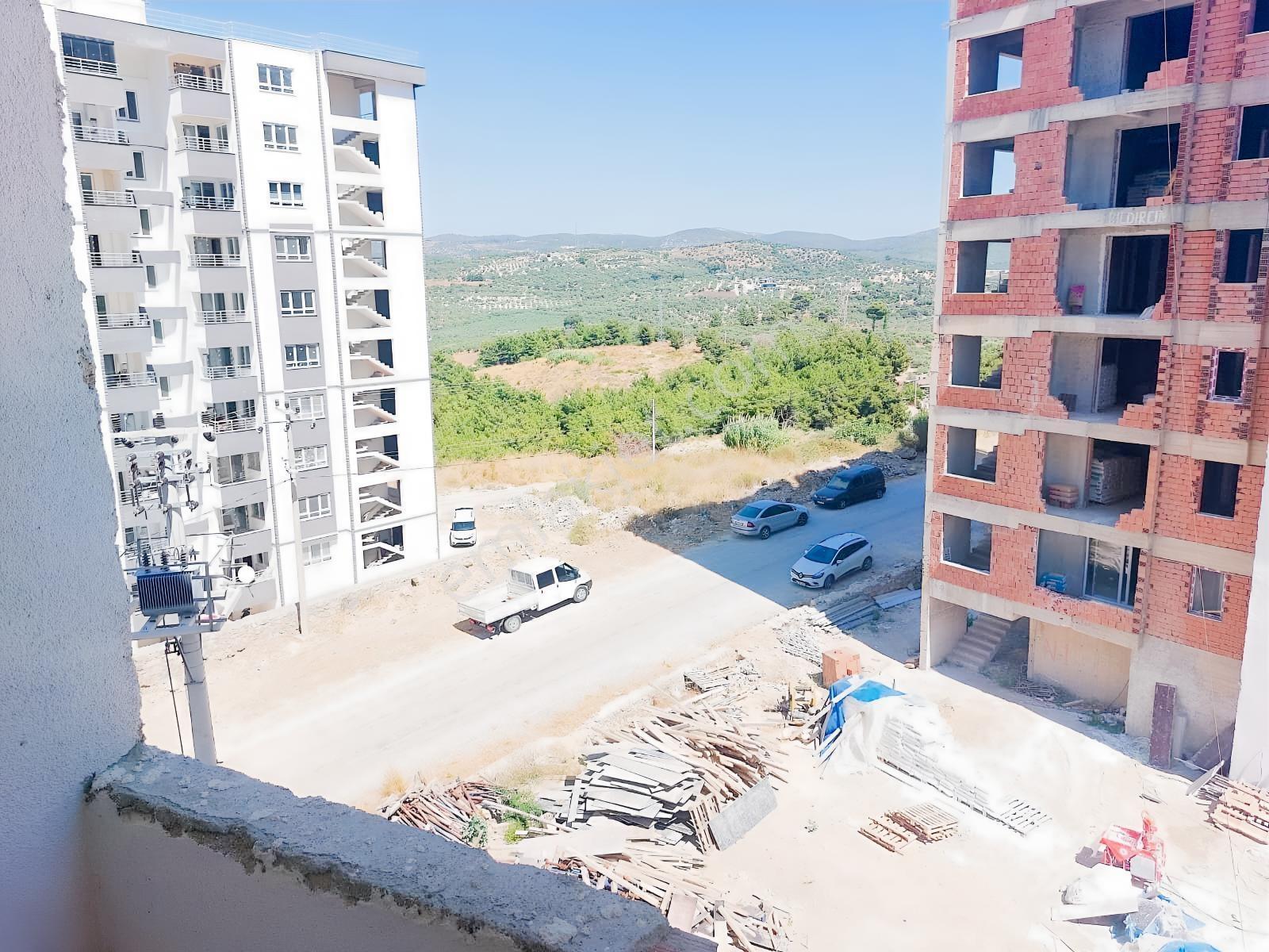 Kuşadası Değirmendere'de Kısmi Deniz Manzaralı 2+1 Satılık Daire — fotoğraf 21
