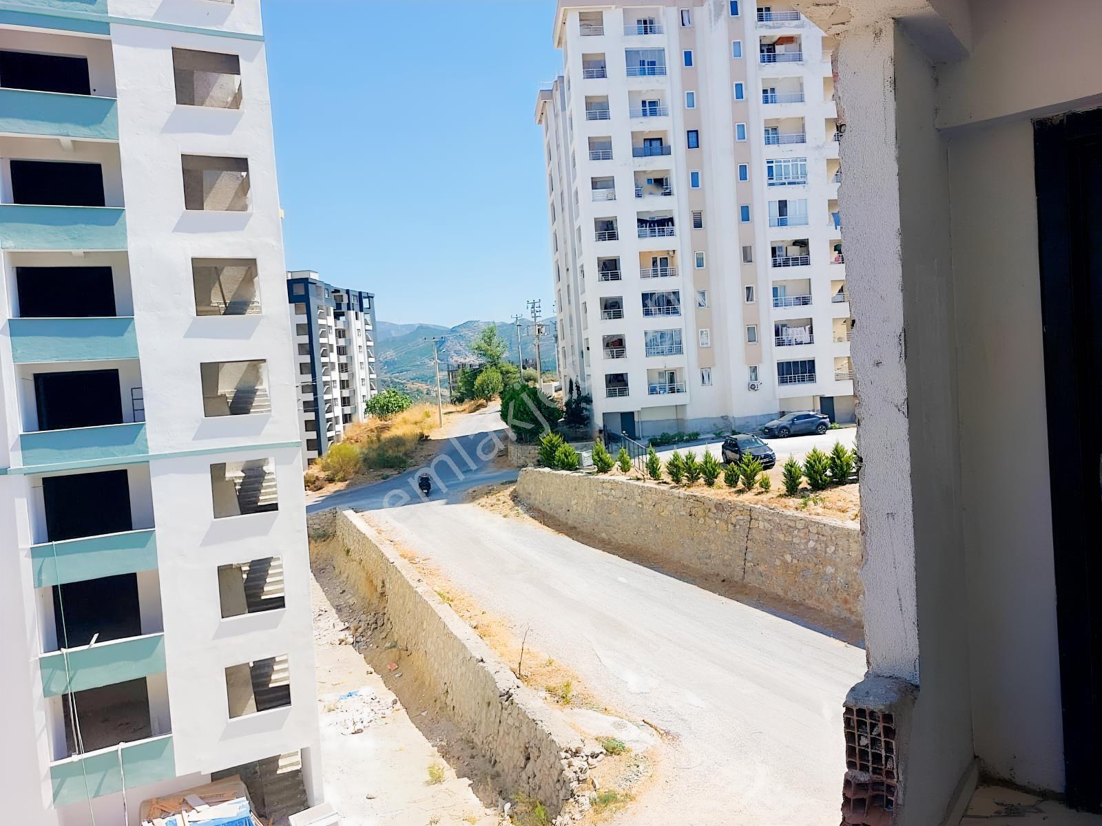 Kuşadası Değirmendere'de Kısmi Deniz Manzaralı 2+1 Satılık Daire — fotoğraf 22