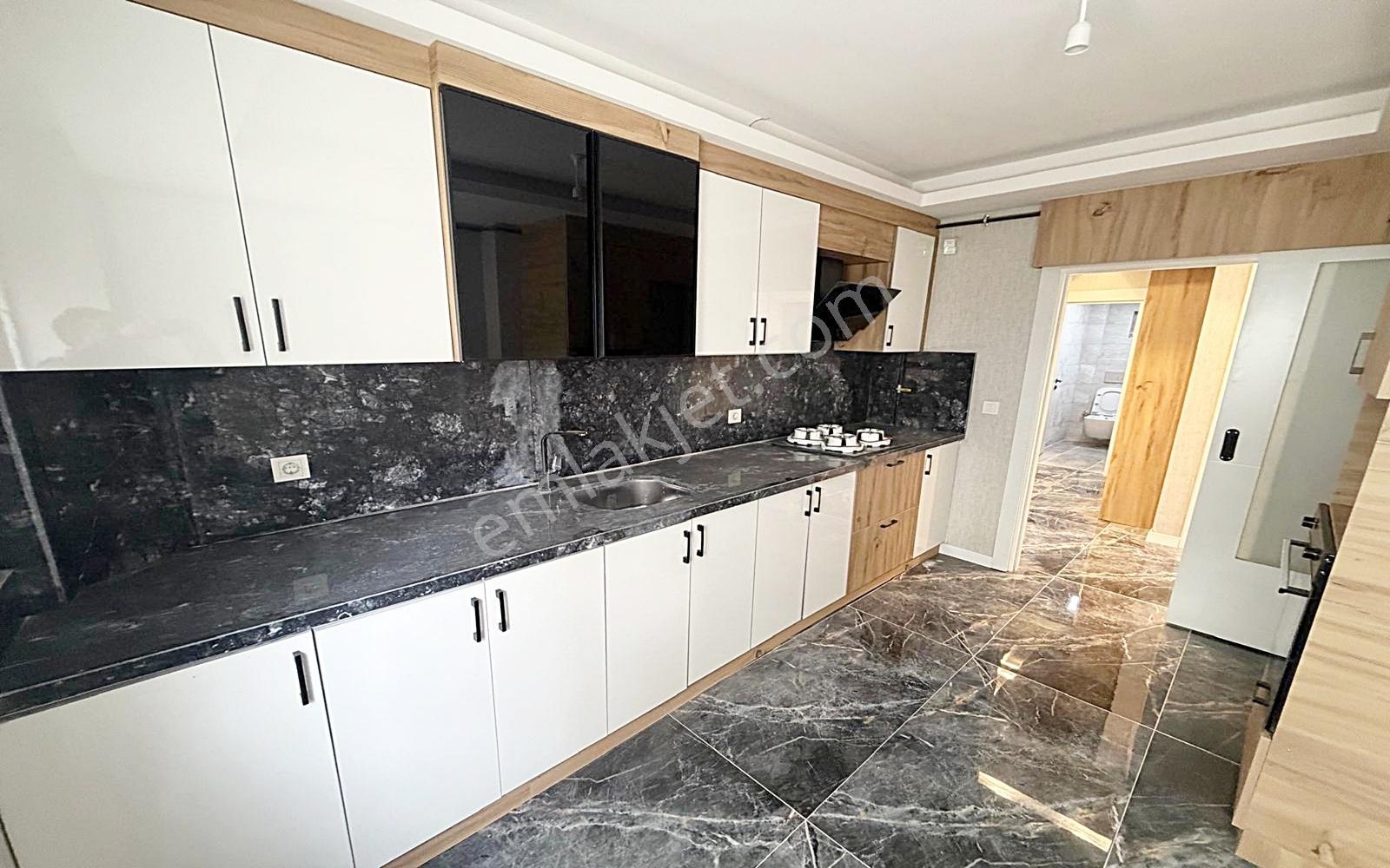 Yenikent Emlak'tan Okul Hastane Yakını 2+1 Satılık Daire — fotoğraf 2