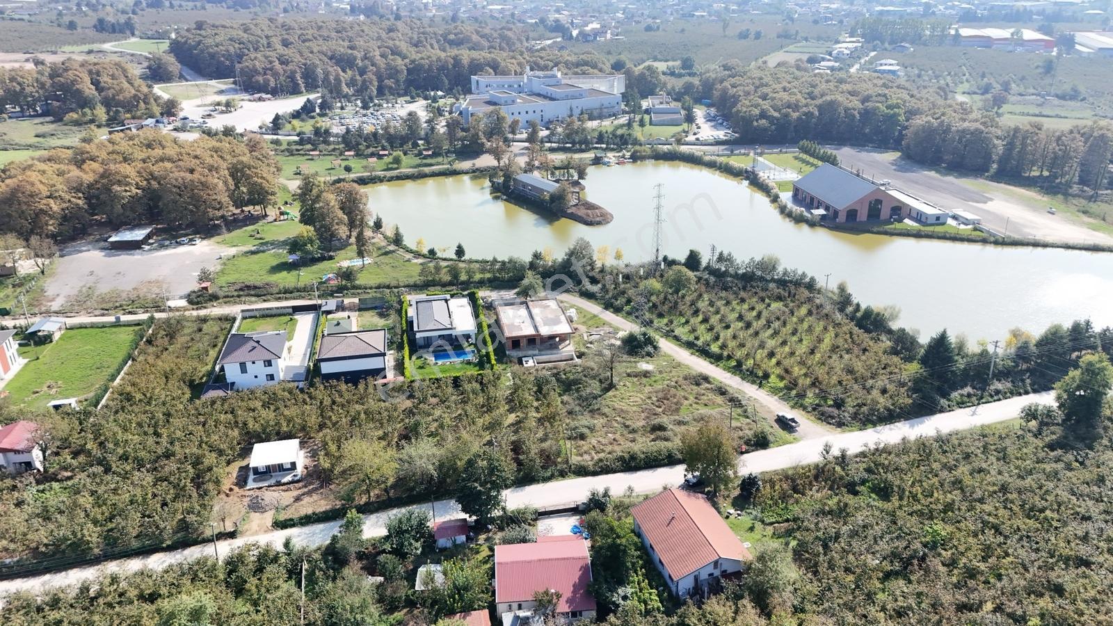 Kw Metsa'dan Muncurlu Gölet Yanında 1038 M² Köşe Satılık Arsa — fotoğraf 9