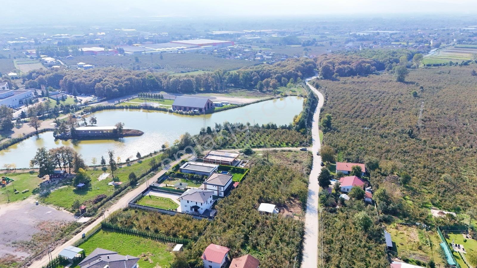 Kw Metsa'dan Muncurlu Gölet Yanında 1038 M² Köşe Satılık Arsa — fotoğraf 12