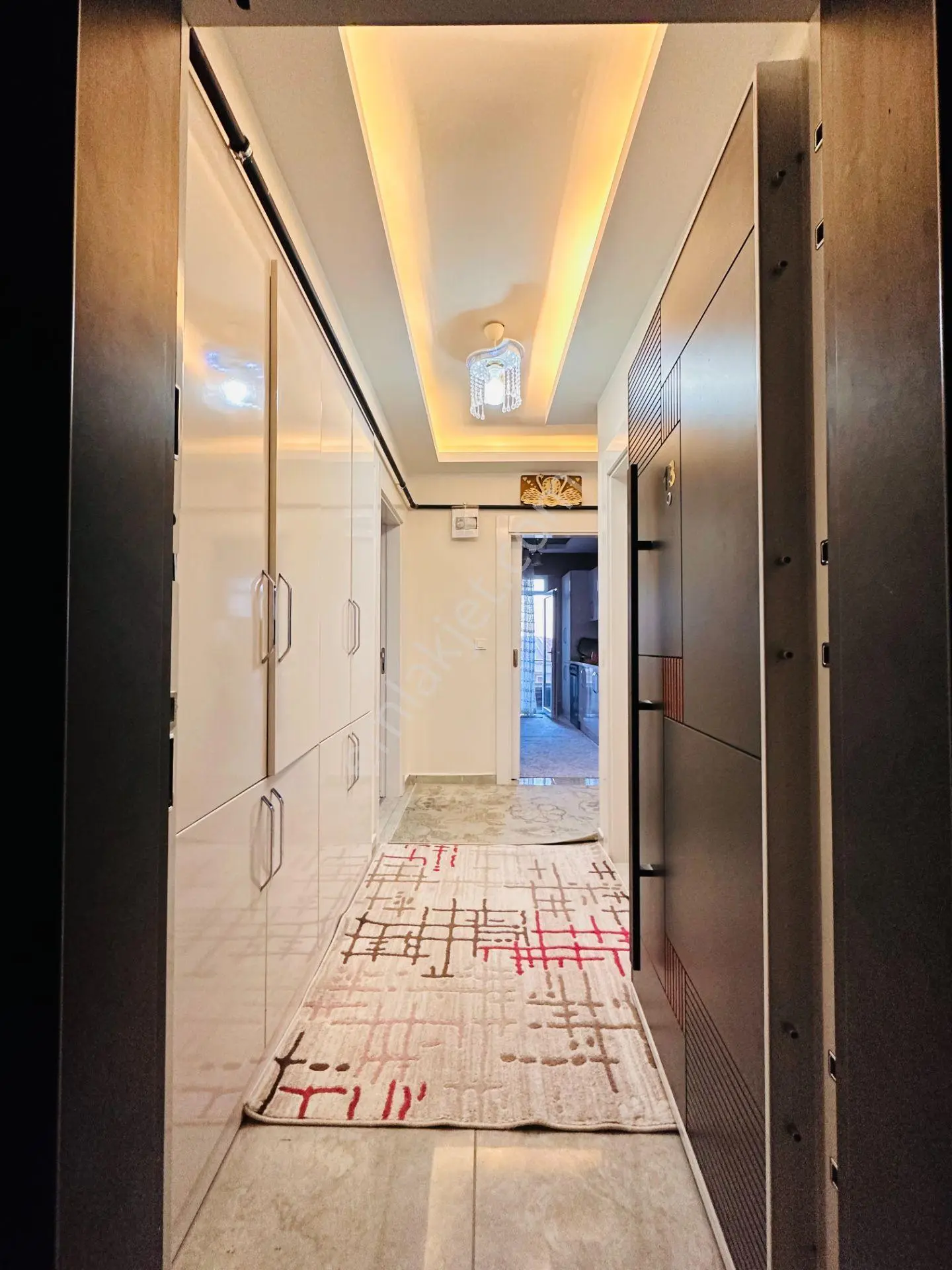 Babil Emlaktan Satılık Eski Hastane Civarı 2+1 Arakat Bakımlı Daire — fotoğraf 2