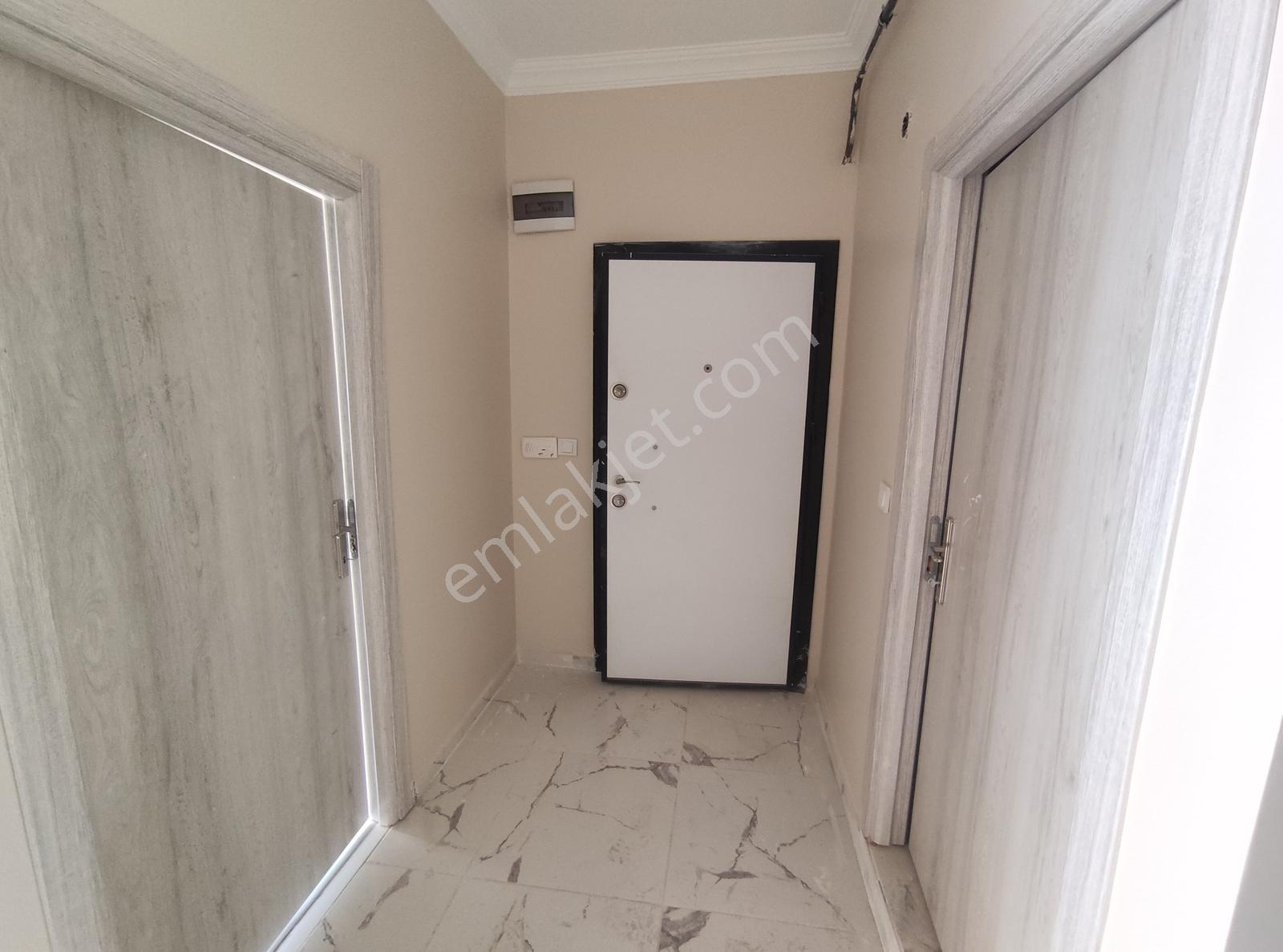 Devlet Hastanesi Civarı Ayça'dan Satılık 2+1 Arakat Daire — fotoğraf 2