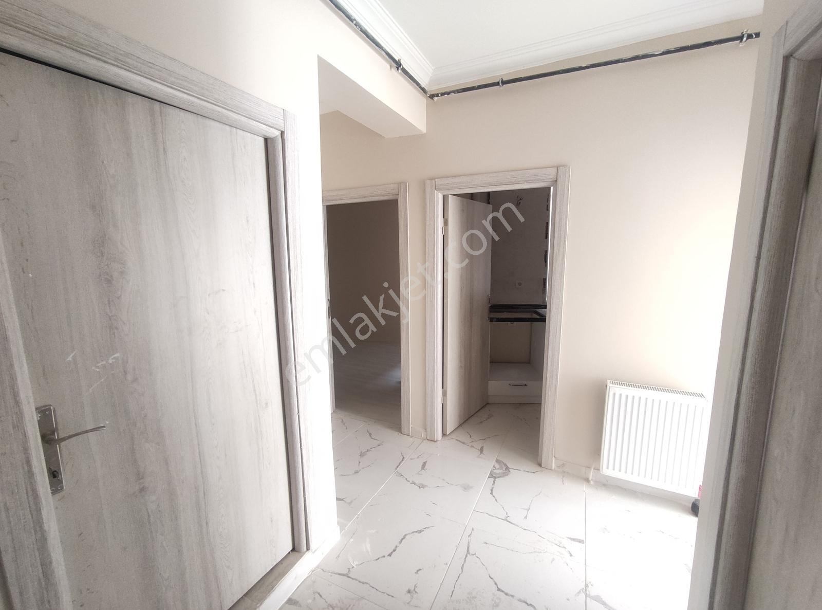 Devlet Hastanesi Civarı Ayça'dan Satılık 2+1 Arakat Daire — fotoğraf 3