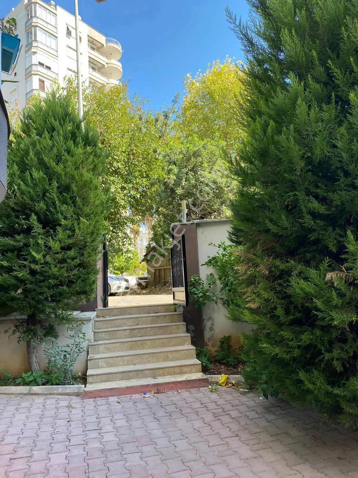 Konyaaltı Pınarbaşı'nda Otoparklı 2 Bloklu Sitede Geniş 3+1 Bahçe Dublex — fotoğraf 3