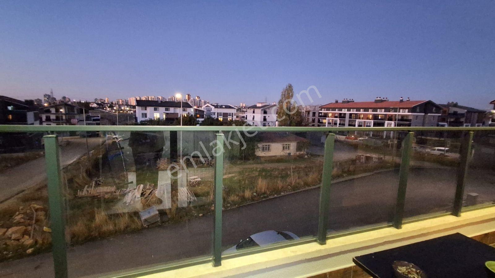 Alaçatı'dan Bulvara Yakın/ Önü Açık /geniş 3+1 — fotoğraf 8