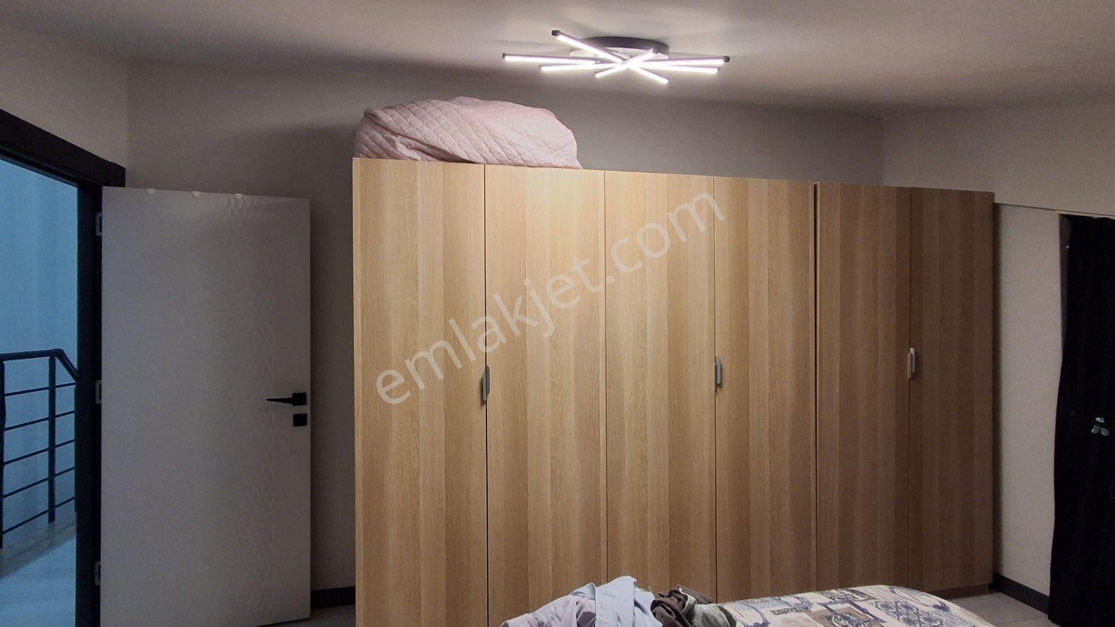 Alaçatı'dan Bulvara Yakın/ Önü Açık /geniş 3+1 — fotoğraf 10