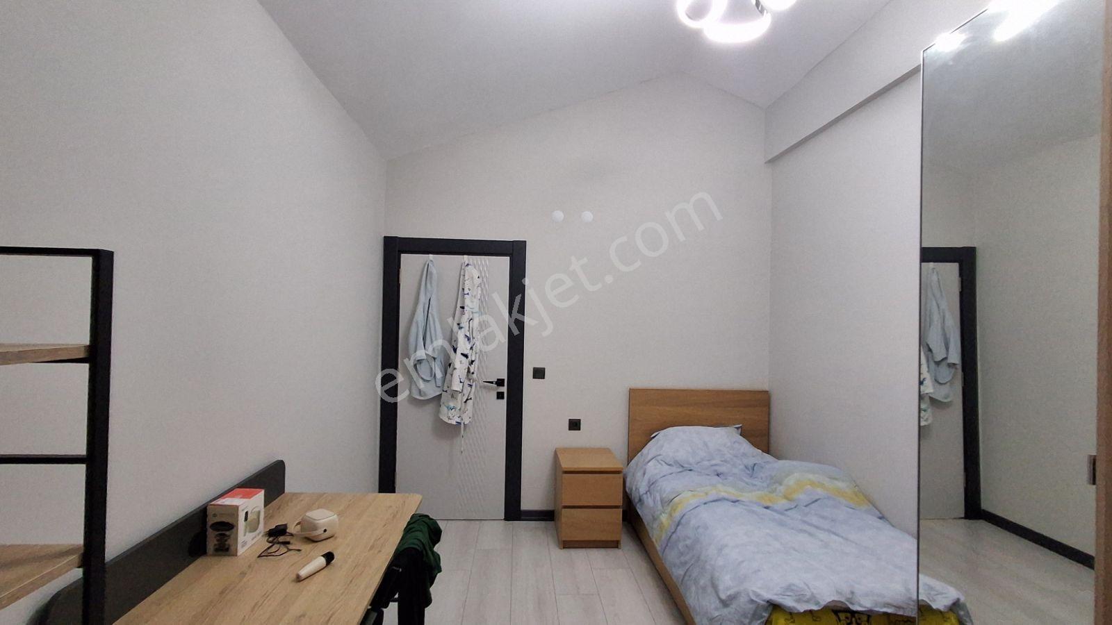 Alaçatı'dan Bulvara Yakın/ Önü Açık /geniş 3+1 — fotoğraf 15
